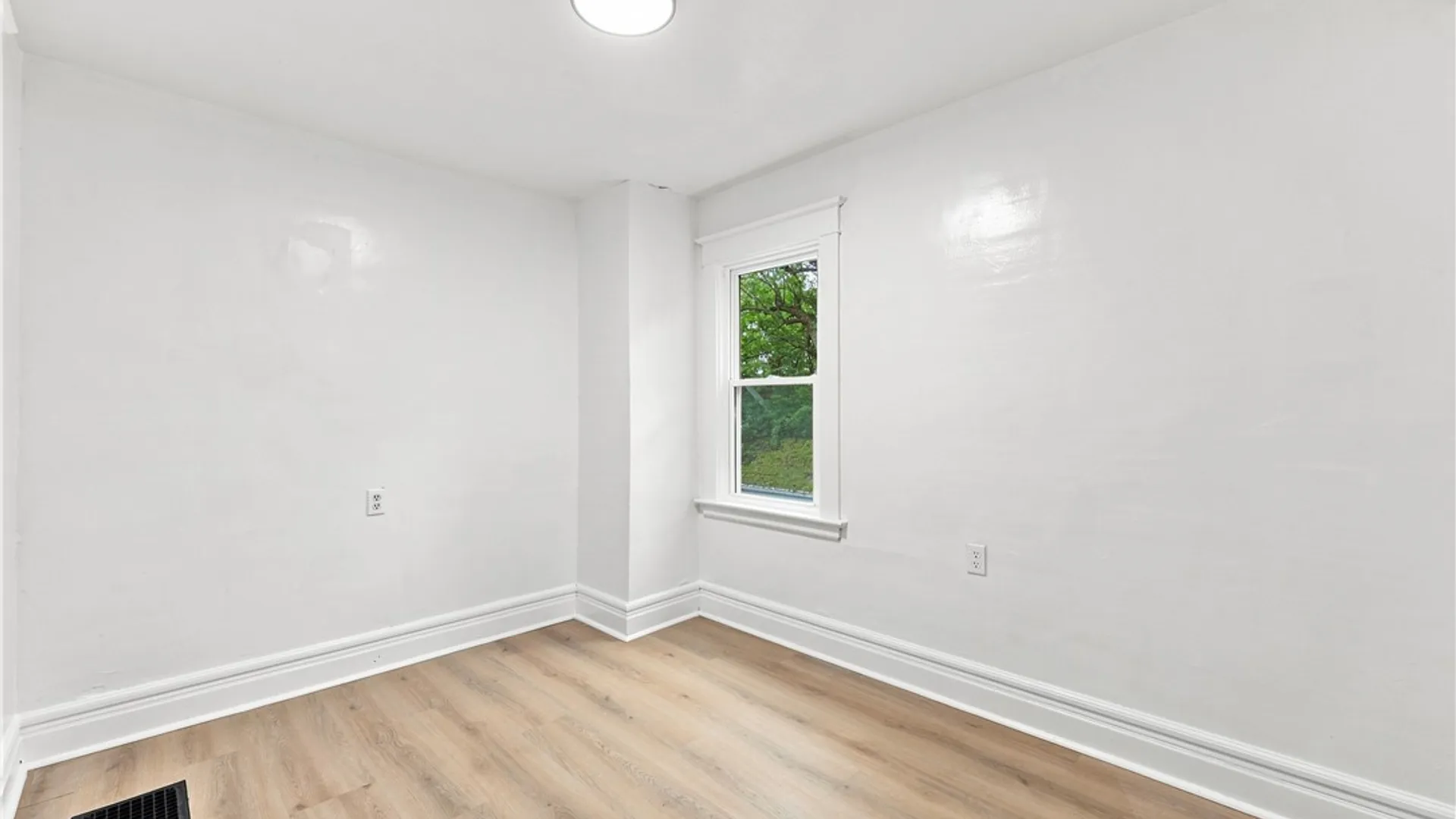 Property at 5 Fennimore Avenue, Buffalo, NY 14215 27
