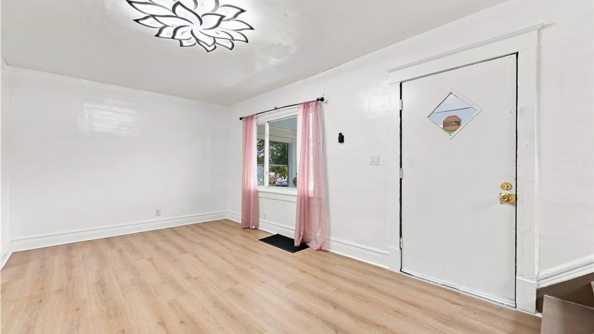 Property at 5 Fennimore Avenue, Buffalo, NY 14215 8