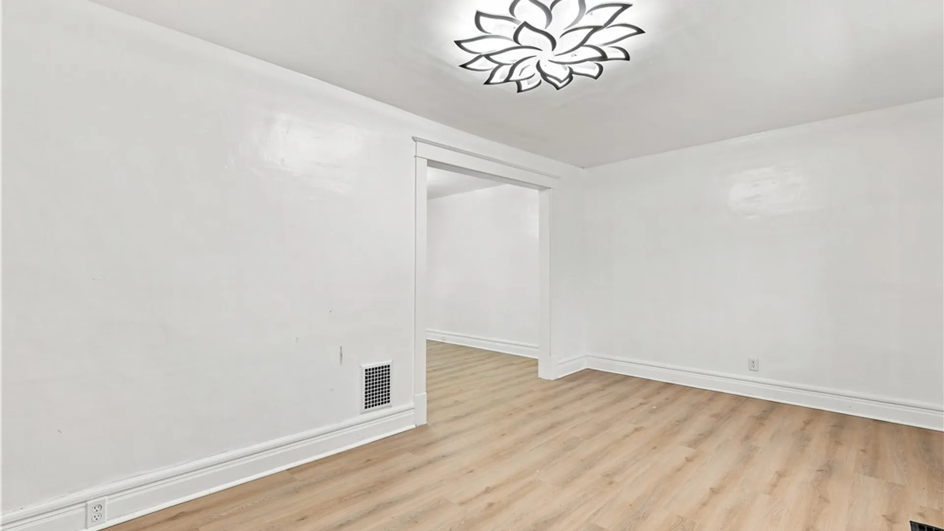 Property at 5 Fennimore Avenue, Buffalo, NY 14215 9