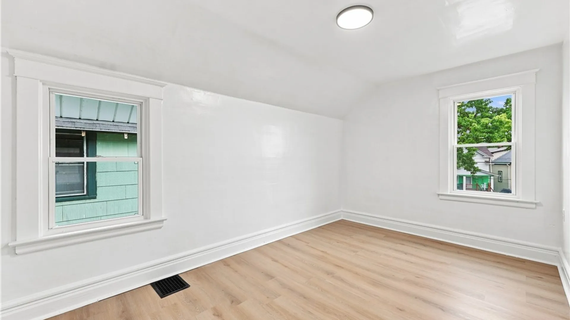 Property at 5 Fennimore Avenue, Buffalo, NY 14215 22