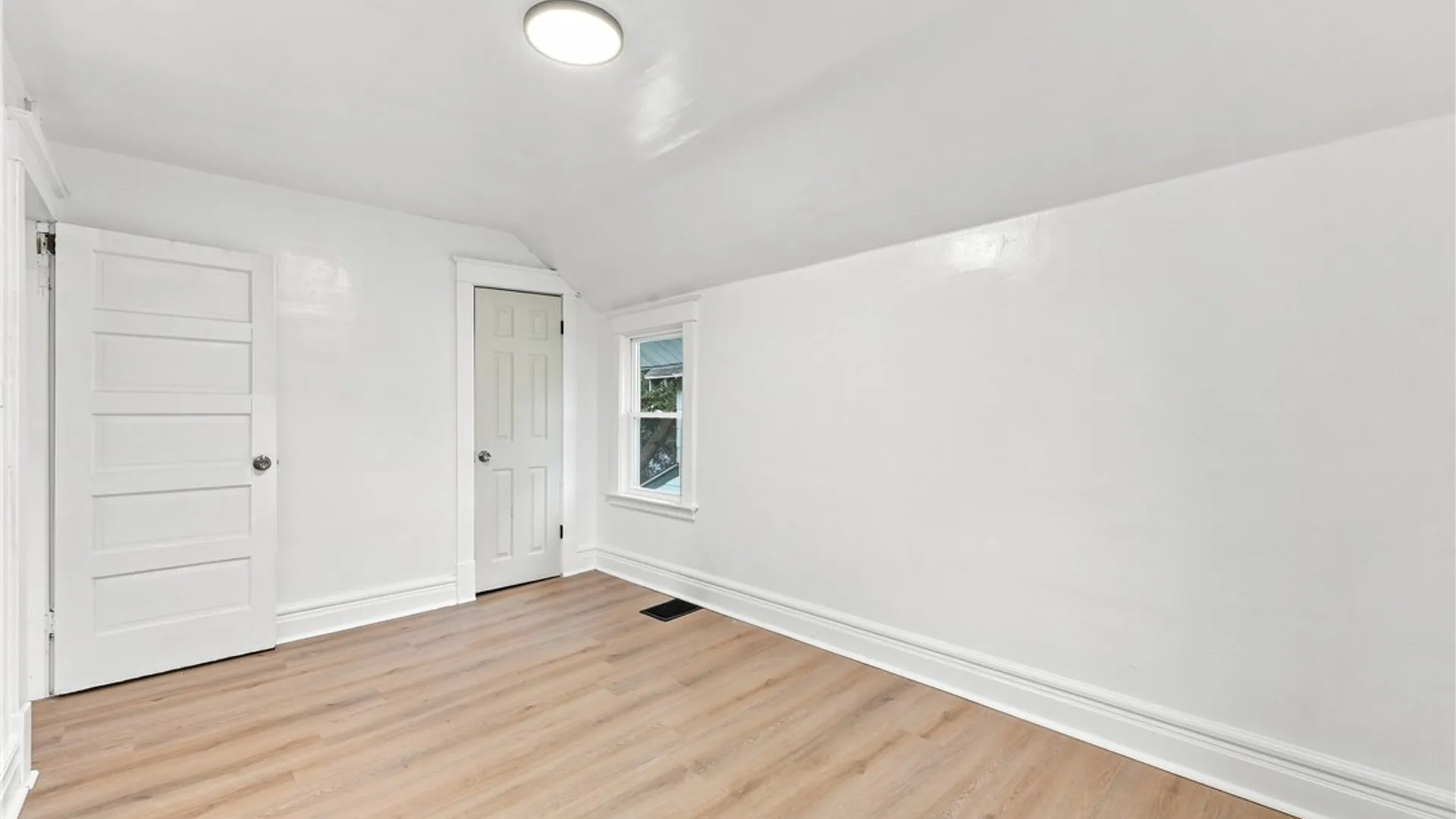 Property at 5 Fennimore Avenue, Buffalo, NY 14215 24