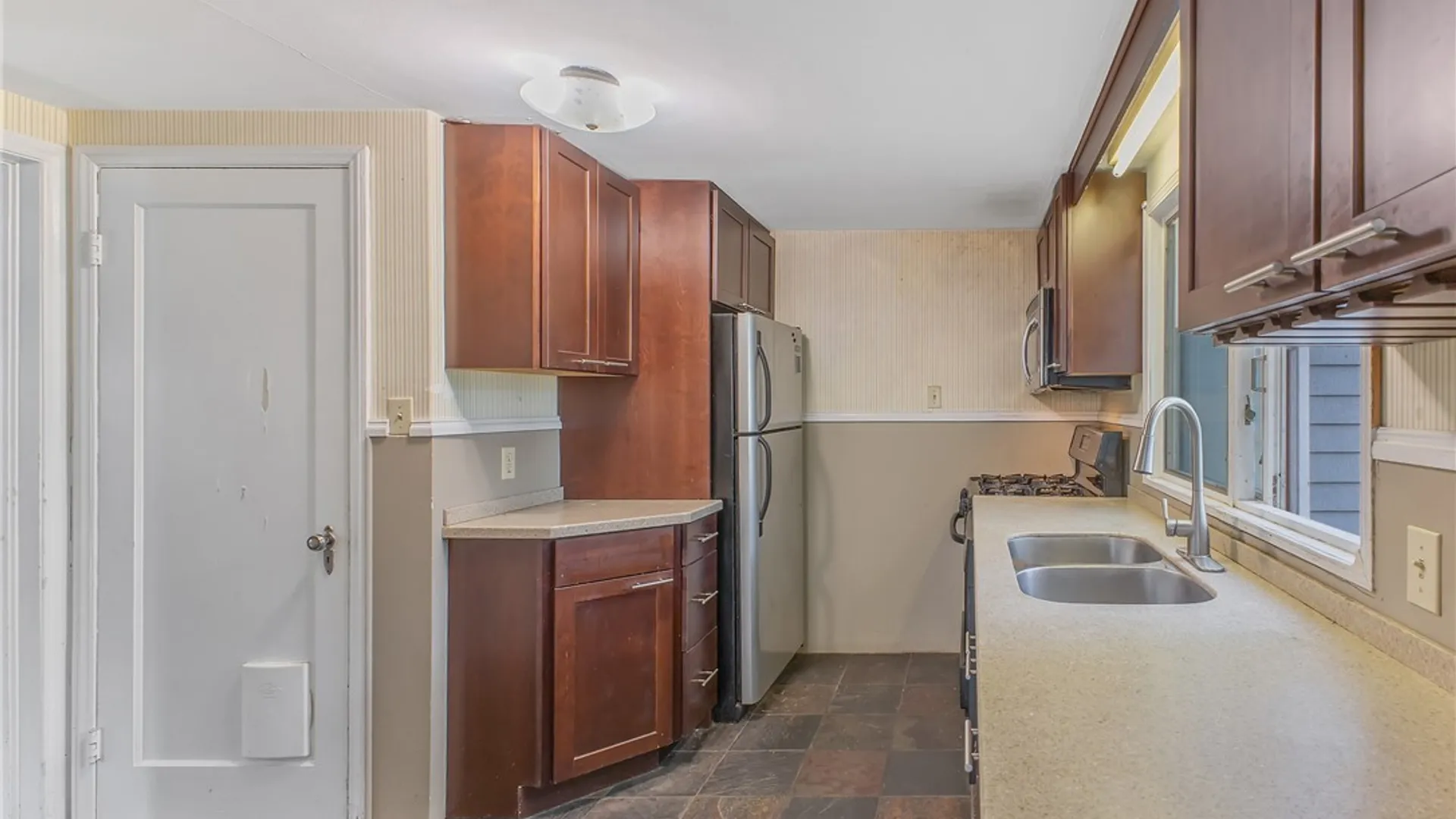 Property at 1207 Comstock Avenue, Syracuse, NY 13210 10