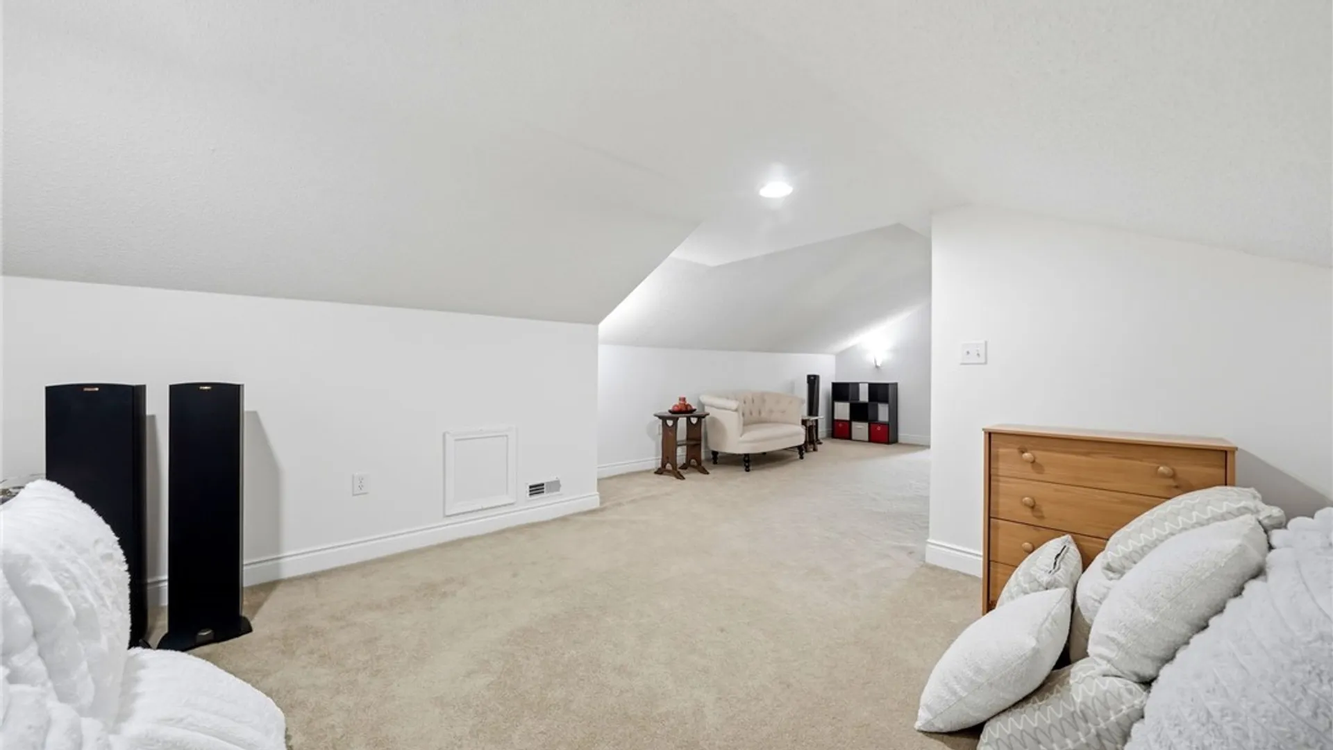 Property at 2 Alexander Parkway, Pendleton, NY 14120 33