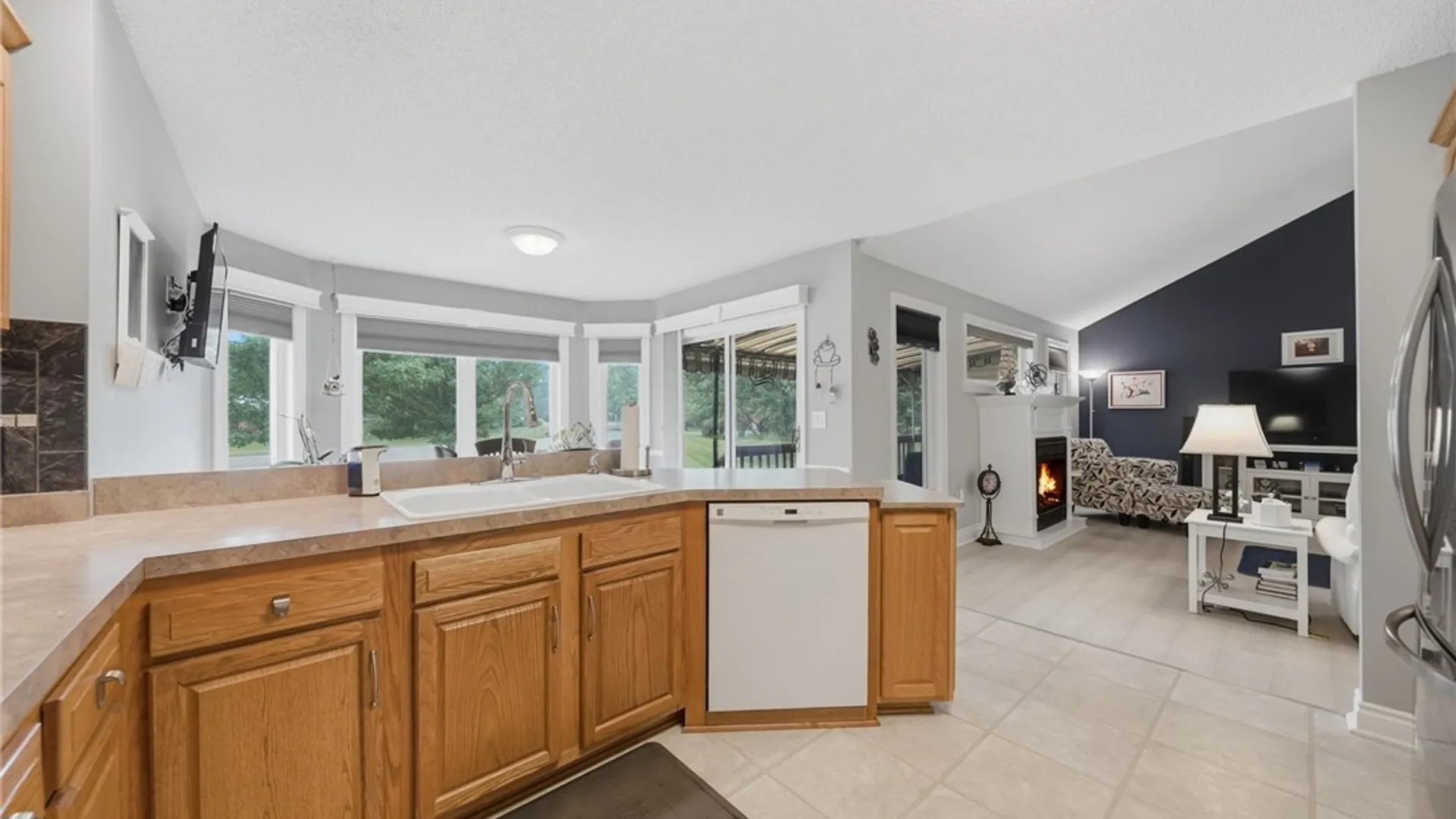 Property at 2 Alexander Parkway, Pendleton, NY 14120 6