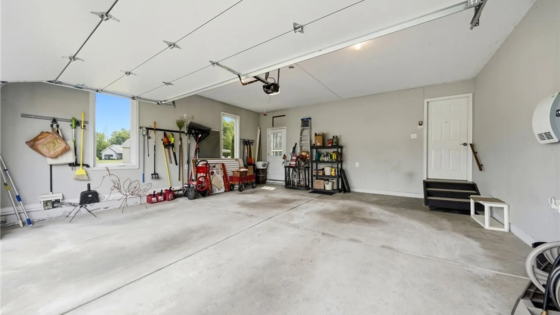 Property at 2 Alexander Parkway, Pendleton, NY 14120 41