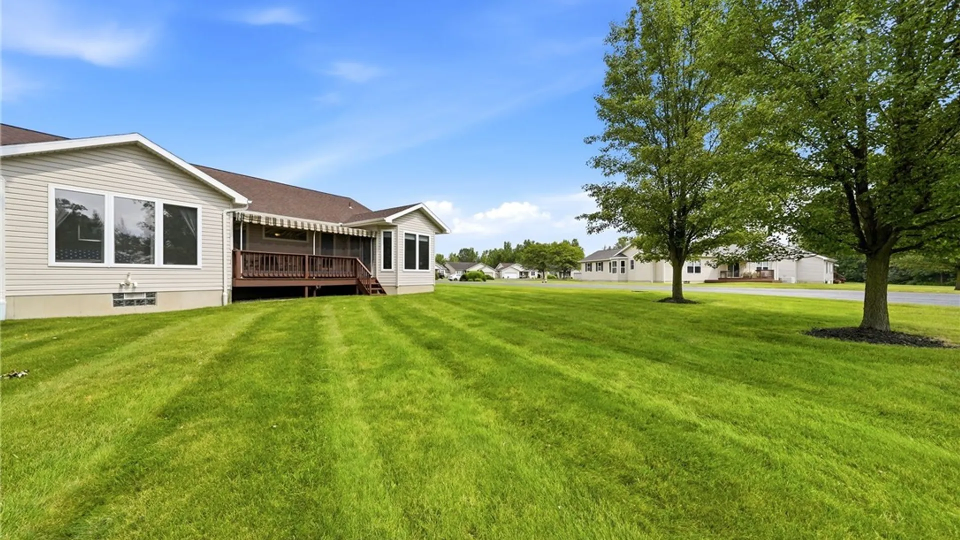 Property at 2 Alexander Parkway, Pendleton, NY 14120 48