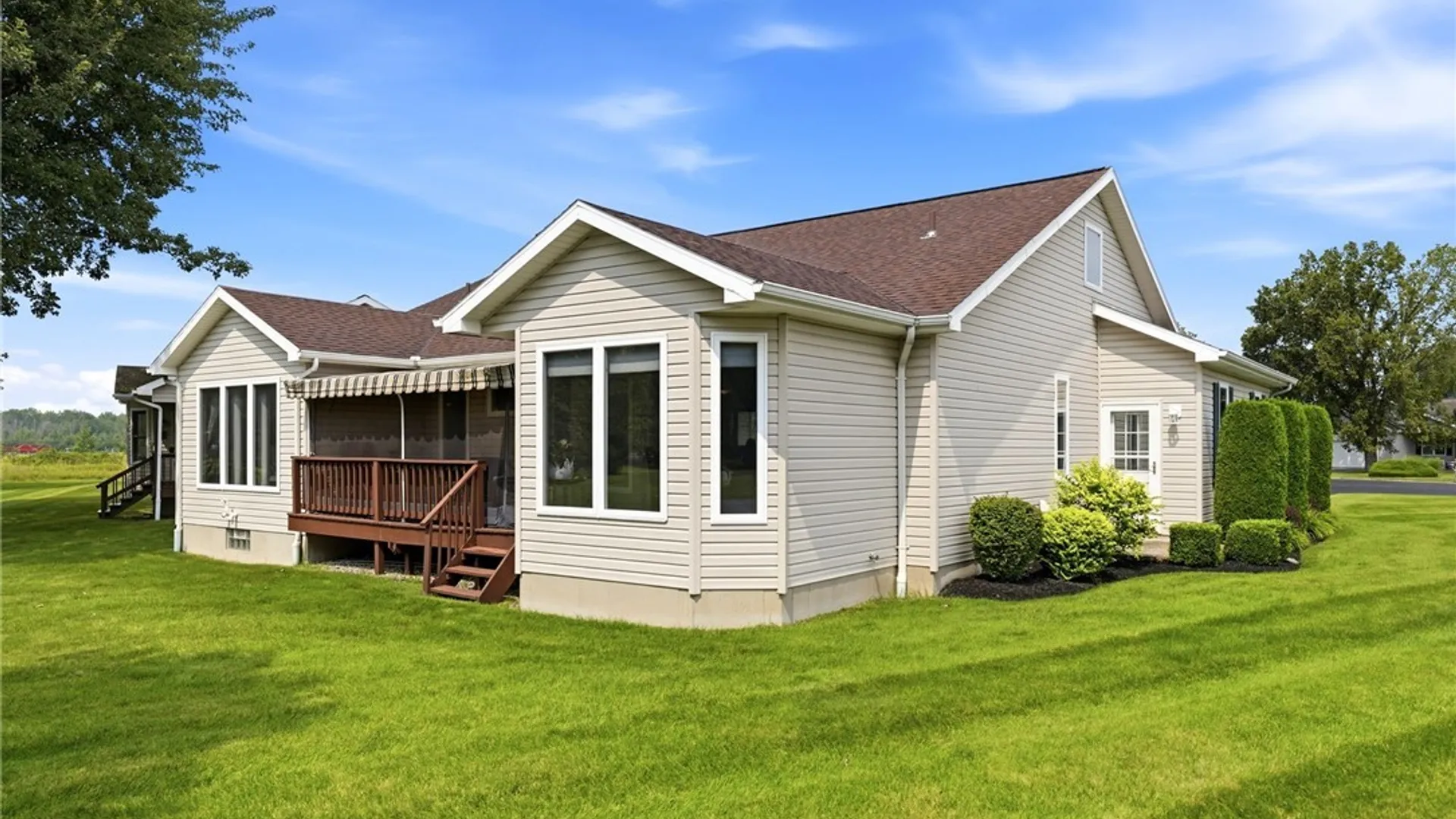 Property at 2 Alexander Parkway, Pendleton, NY 14120 49