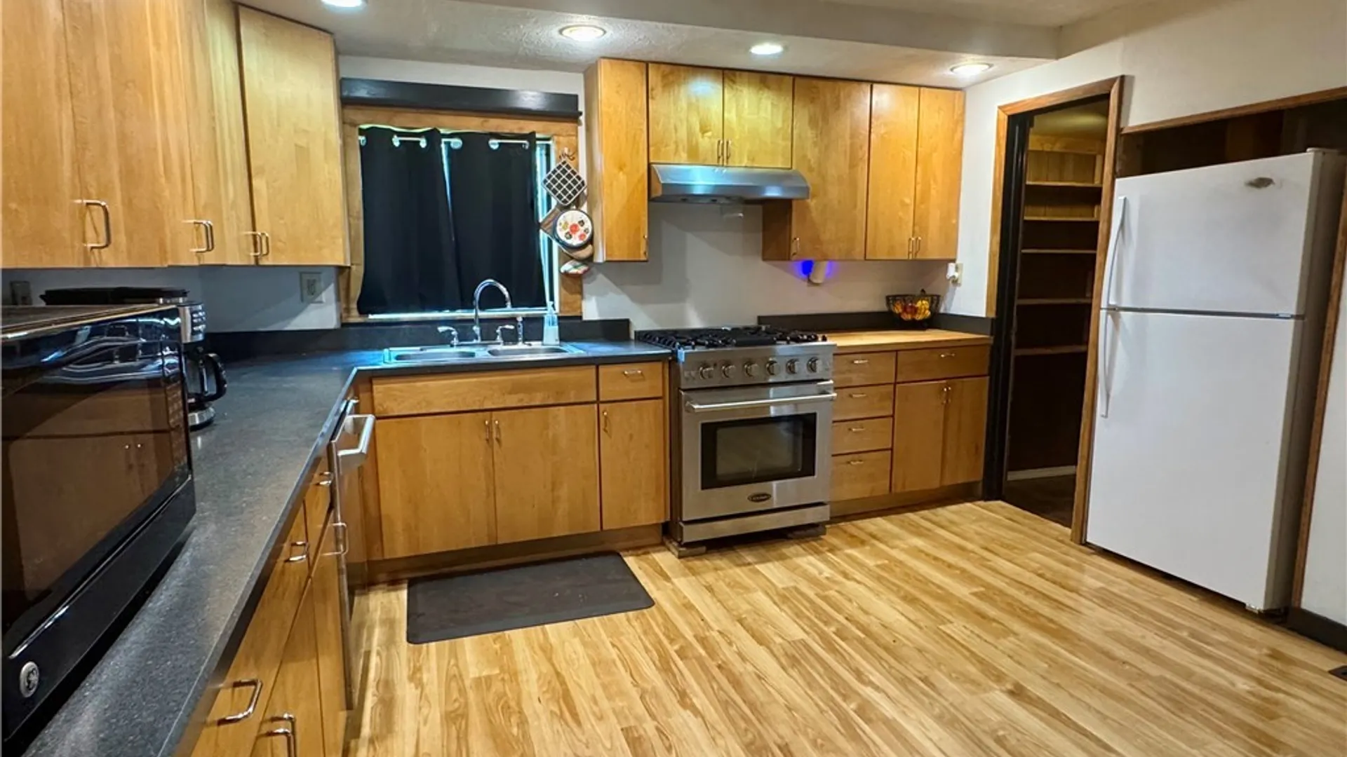 Property at 5781 Youngs Road, Vernon, NY 13476 4