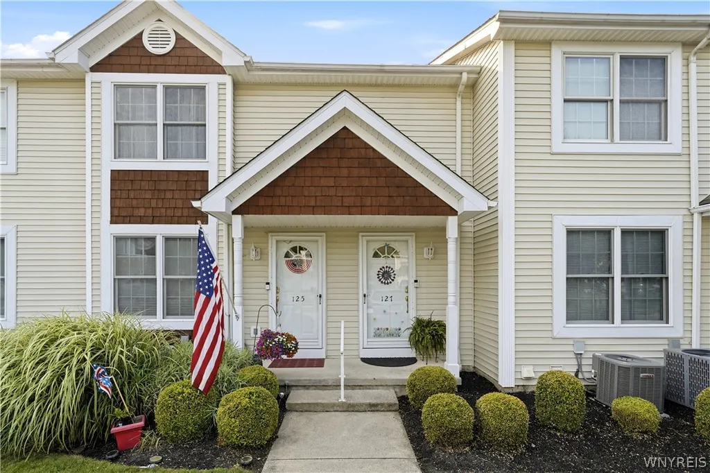 Property at 127 Olde Stone Lane, Lancaster, NY 14086