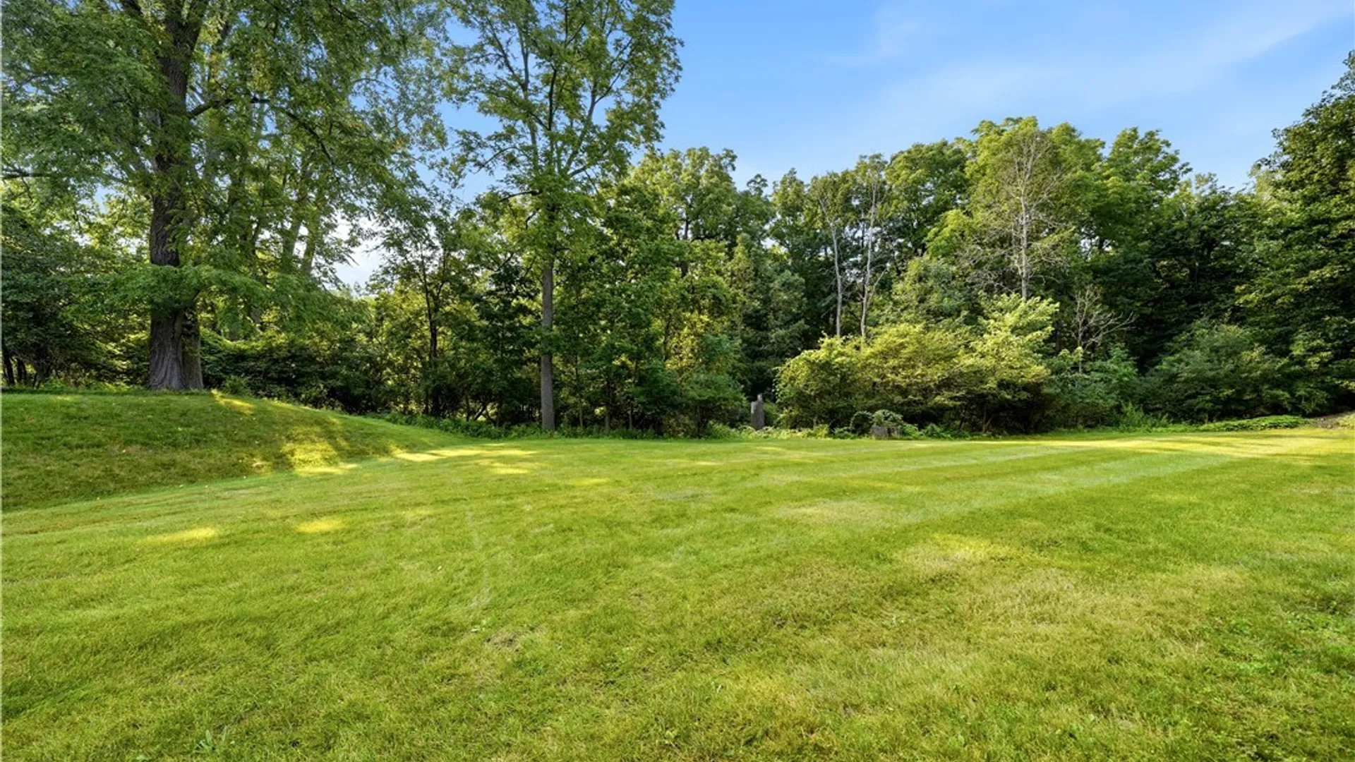 Property at 127 Olde Stone Lane, Lancaster, NY 14086 6