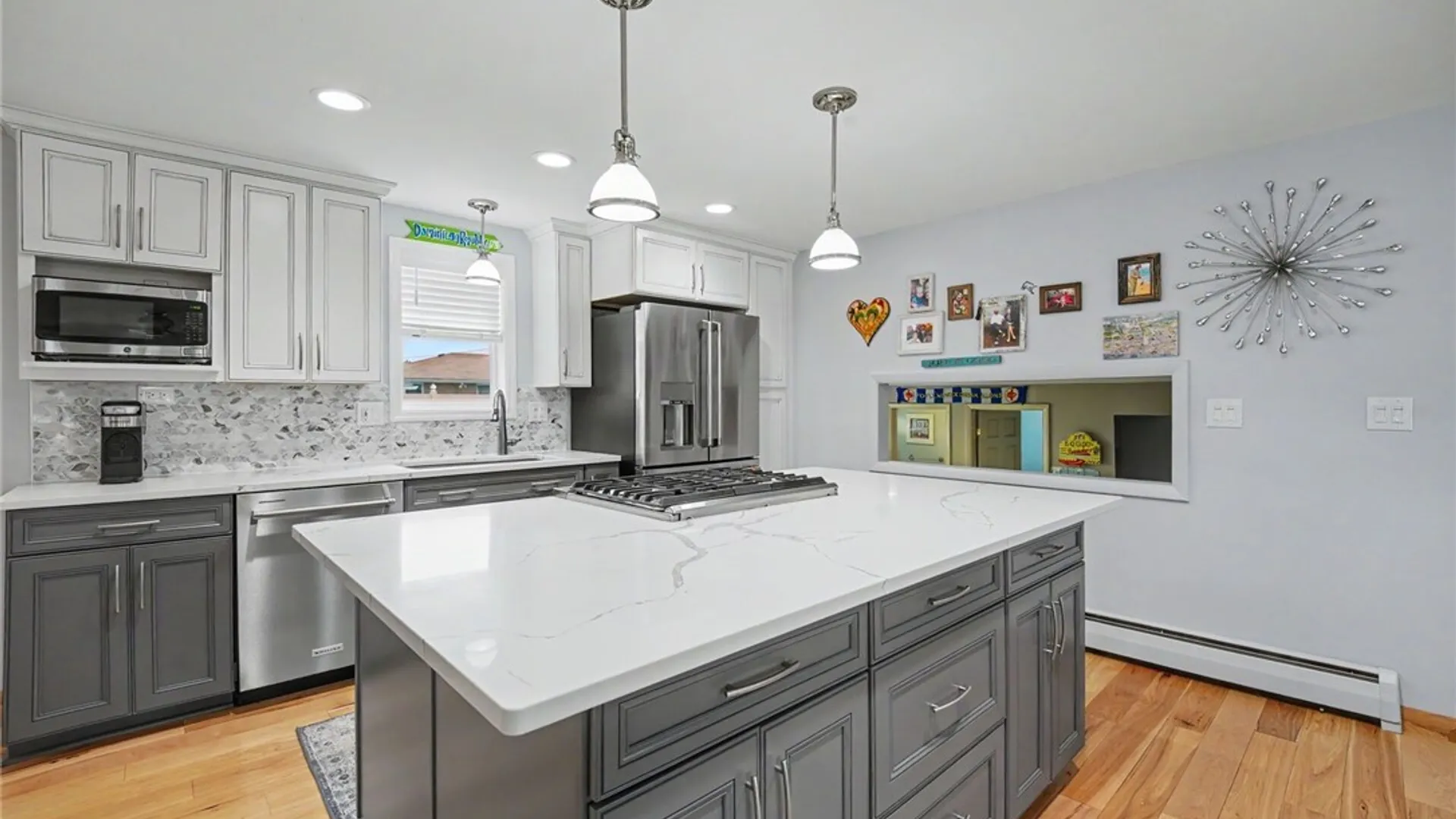 Property at 42 Leni Lane, Cheektowaga, NY 14225 5