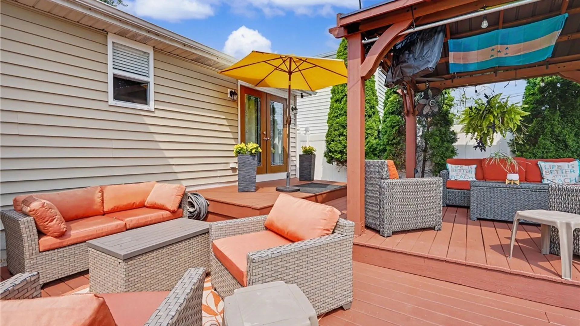 Property at 42 Leni Lane, Cheektowaga, NY 14225 34