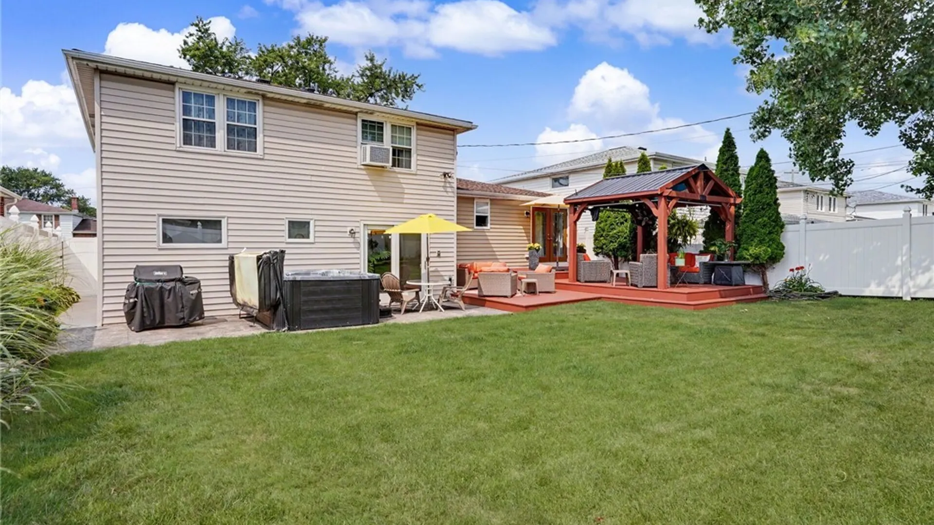 Property at 42 Leni Lane, Cheektowaga, NY 14225 43