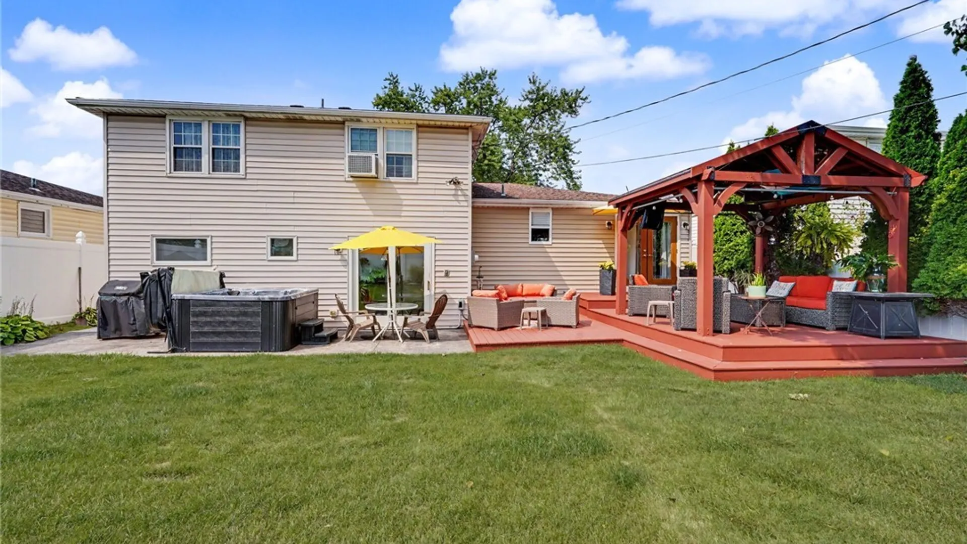 Property at 42 Leni Lane, Cheektowaga, NY 14225 44