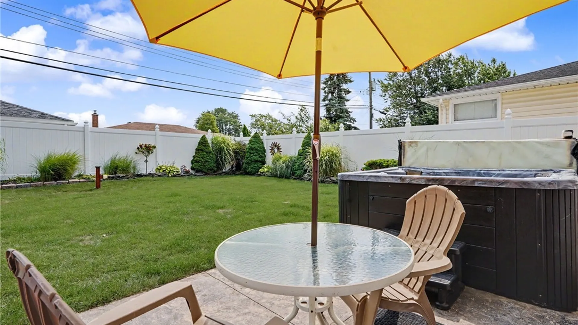 Property at 42 Leni Lane, Cheektowaga, NY 14225 38
