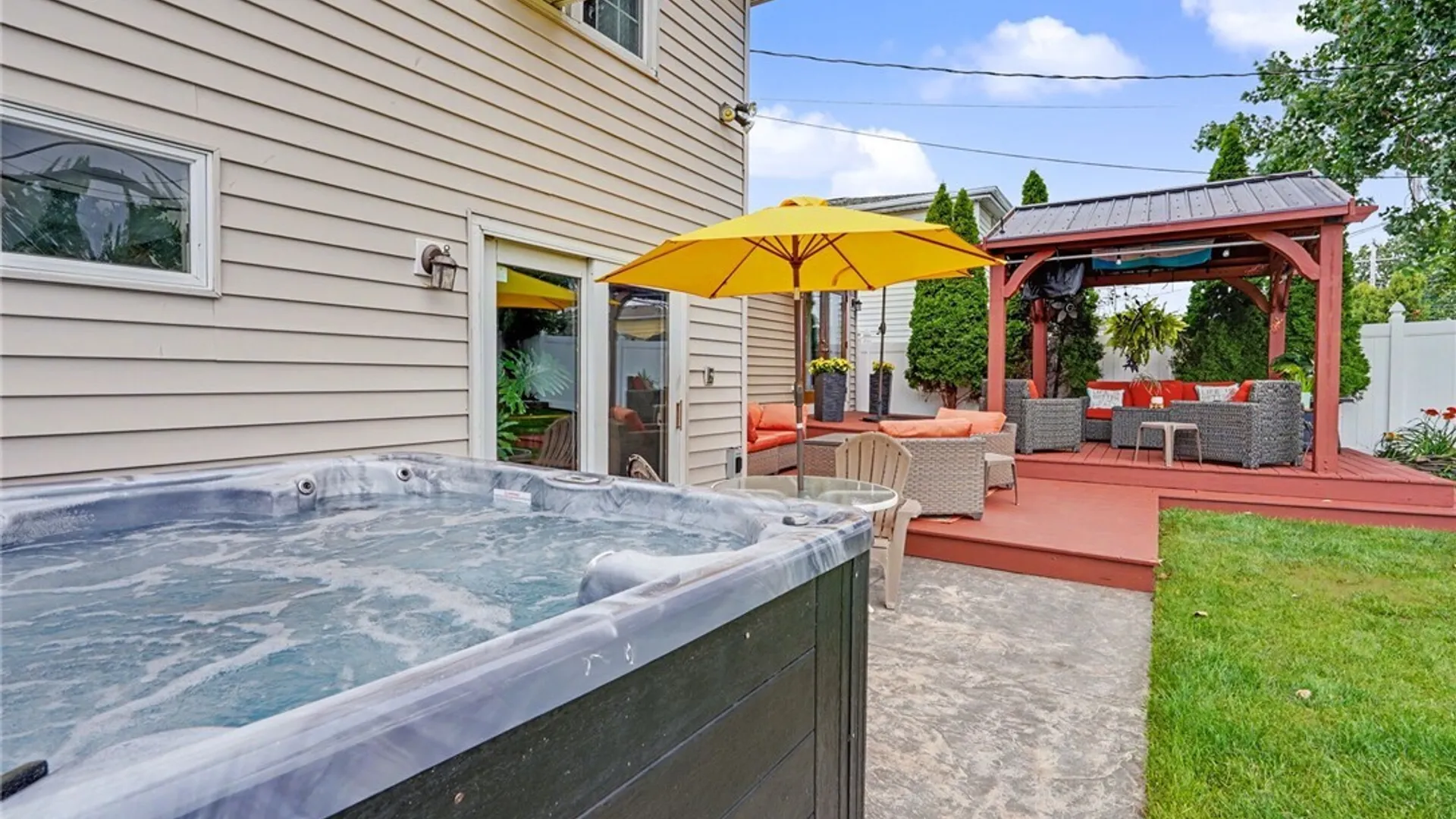 Property at 42 Leni Lane, Cheektowaga, NY 14225 39