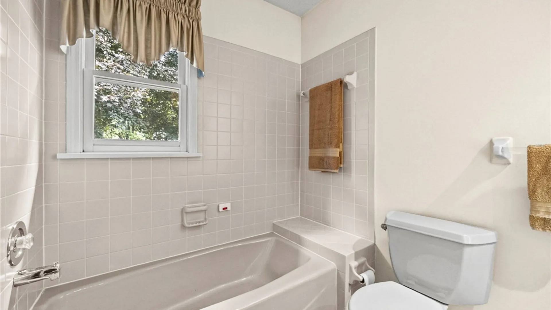 Property at 51 Greenwood Park, Pittsford, NY 14534 30