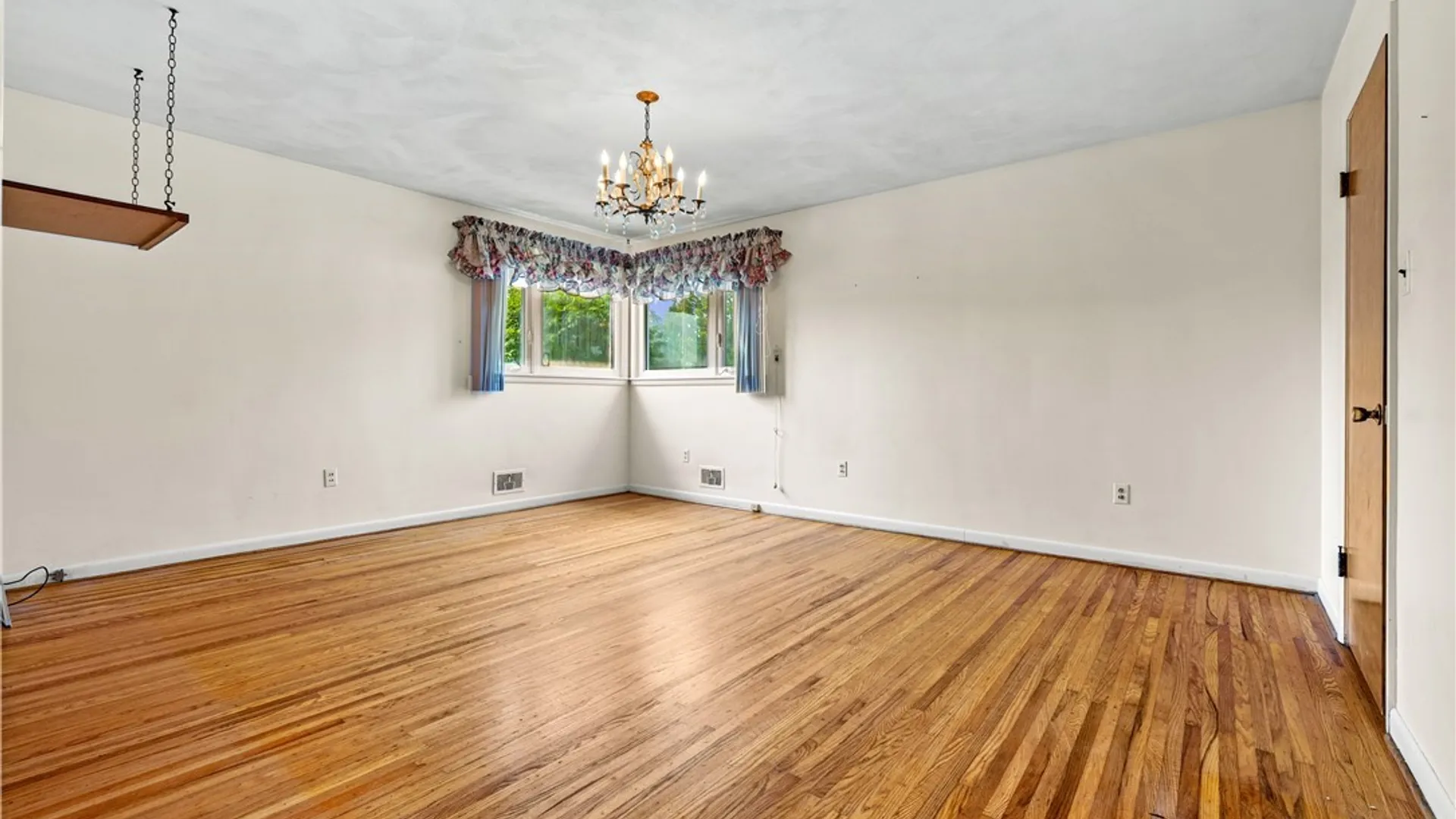Property at 1913 Sherman Drive, New Hartford, NY 13413 17