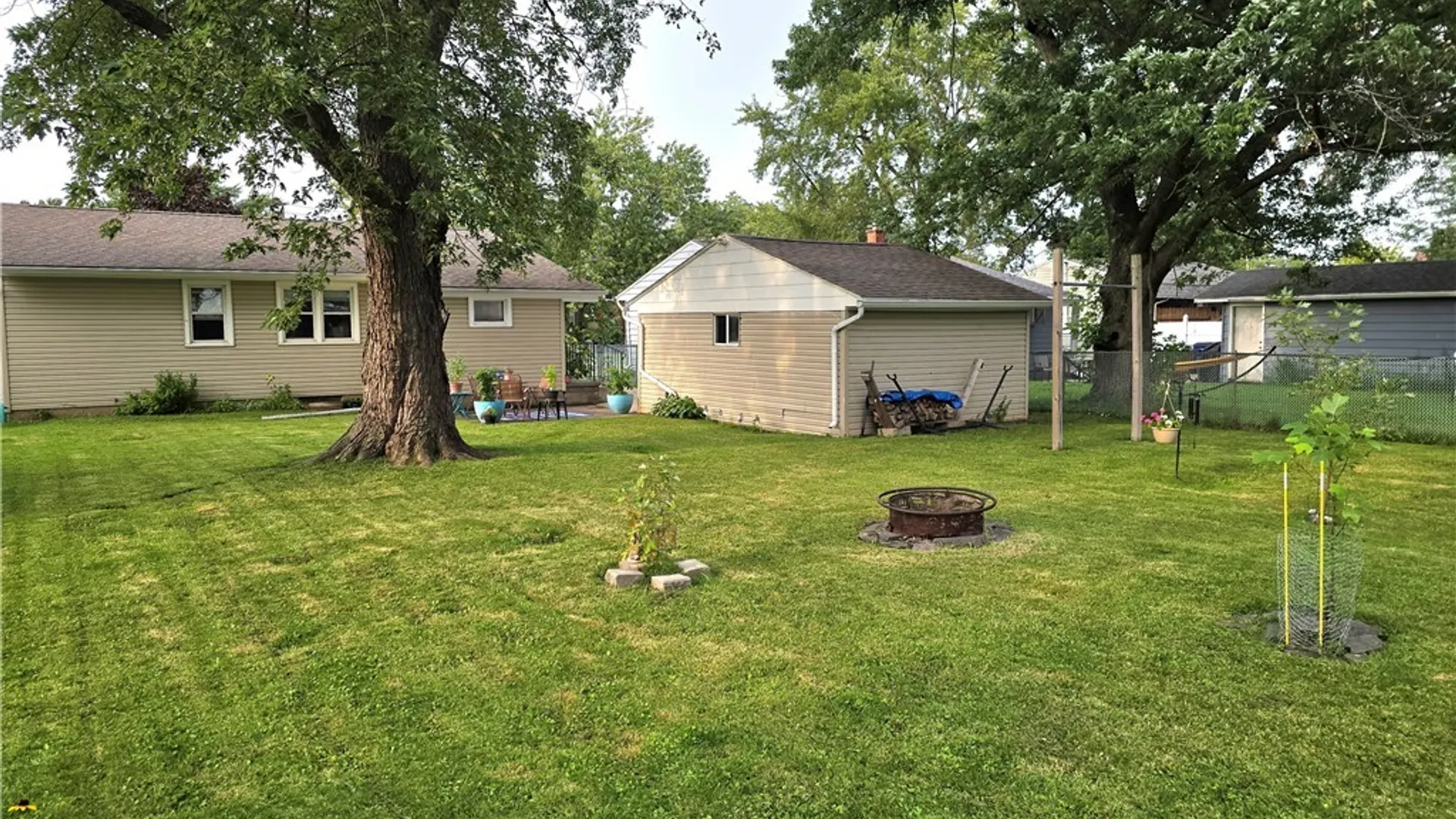 Property at 161 Longmeadow Rd, Amherst, NY 14226 24