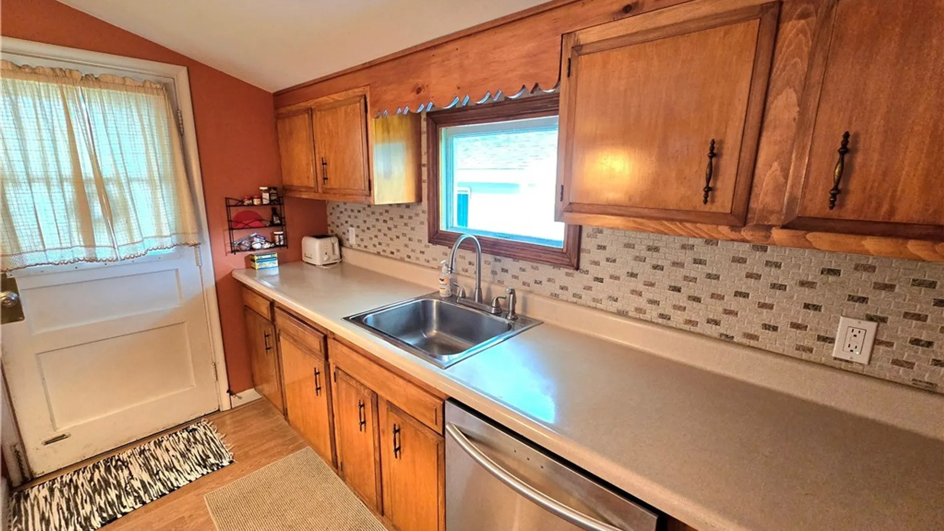 Property at 161 Longmeadow Rd, Amherst, NY 14226 7