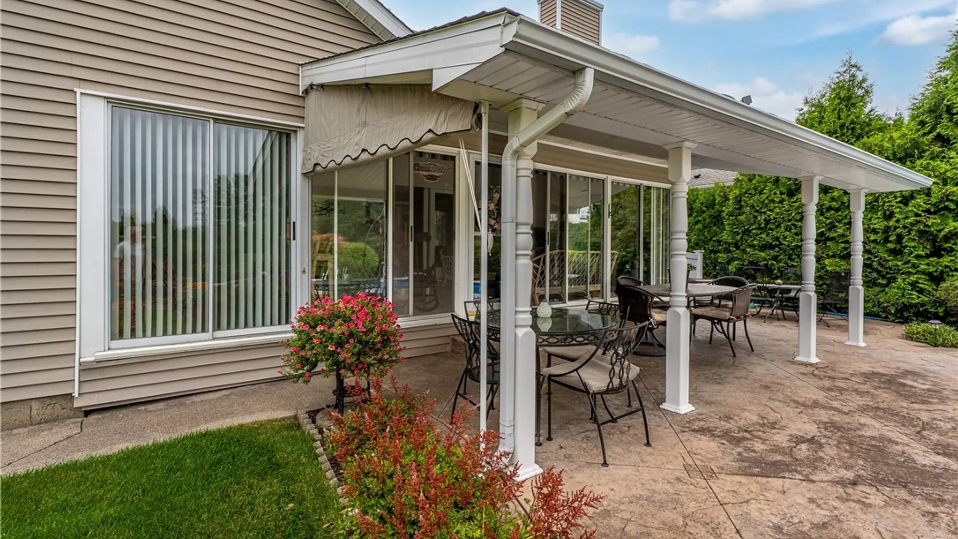 Property at 7202 Brookside Dr, Lockport Town, NY 14094 11