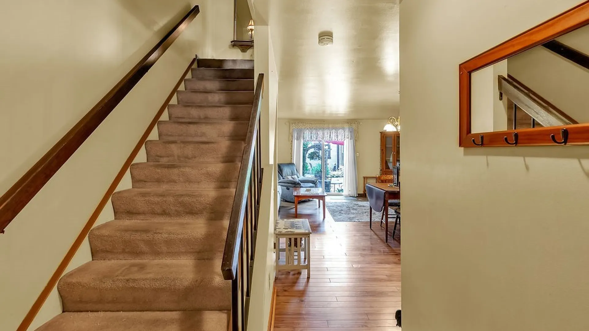 Property at 301 Charlesgate Circle, Amherst, NY 14051 3
