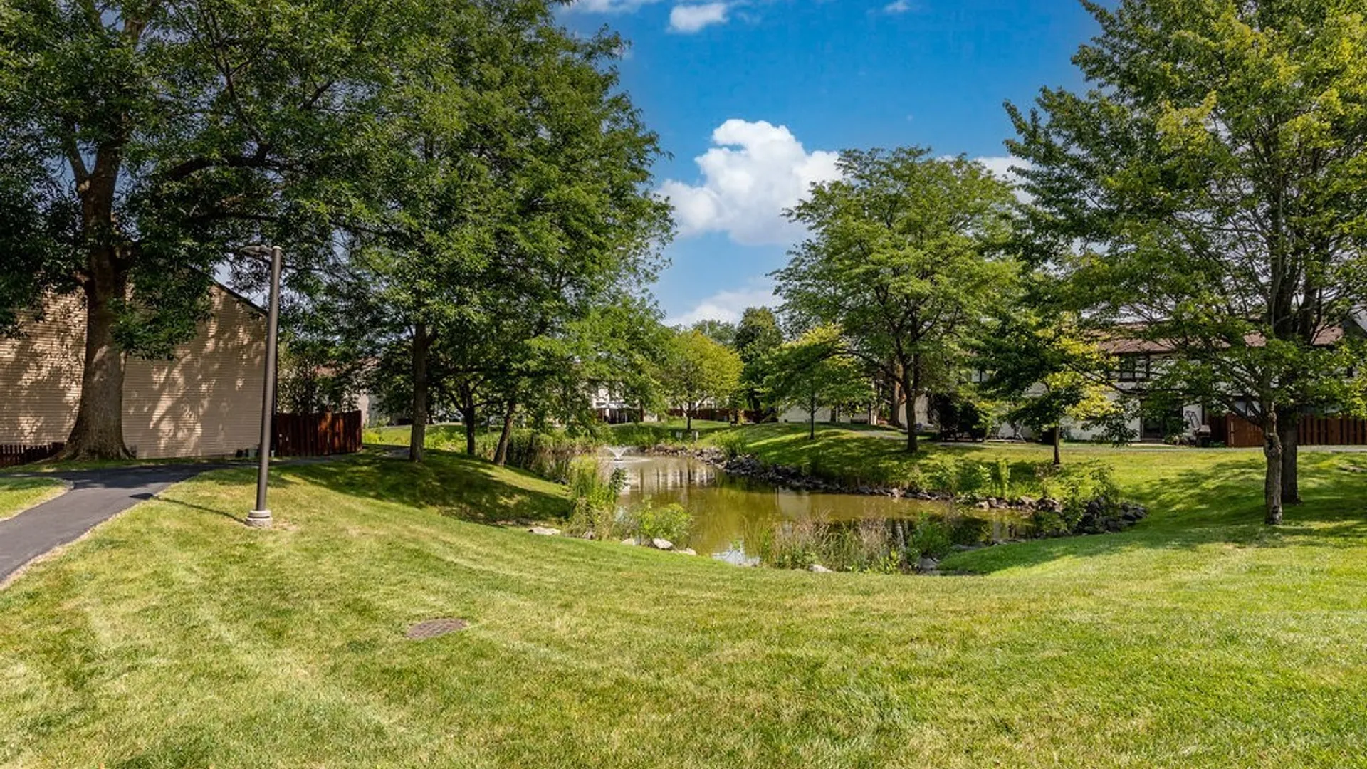 Property at 301 Charlesgate Circle, Amherst, NY 14051 29