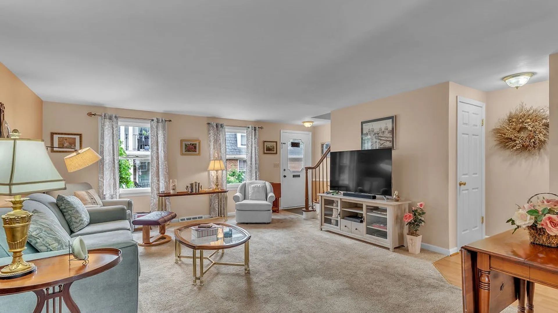 Property at 50 Hamlin Sq, Amherst, NY 14221 4