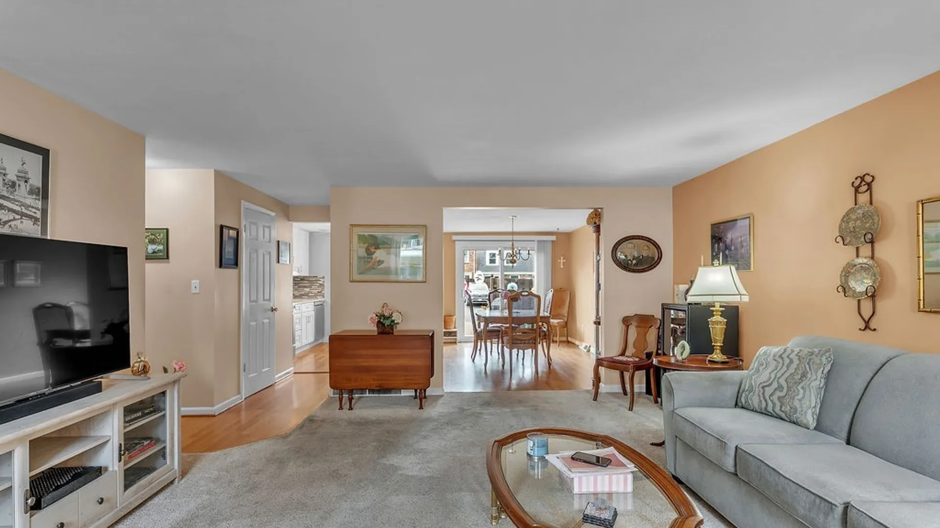 Property at 50 Hamlin Sq, Amherst, NY 14221 5