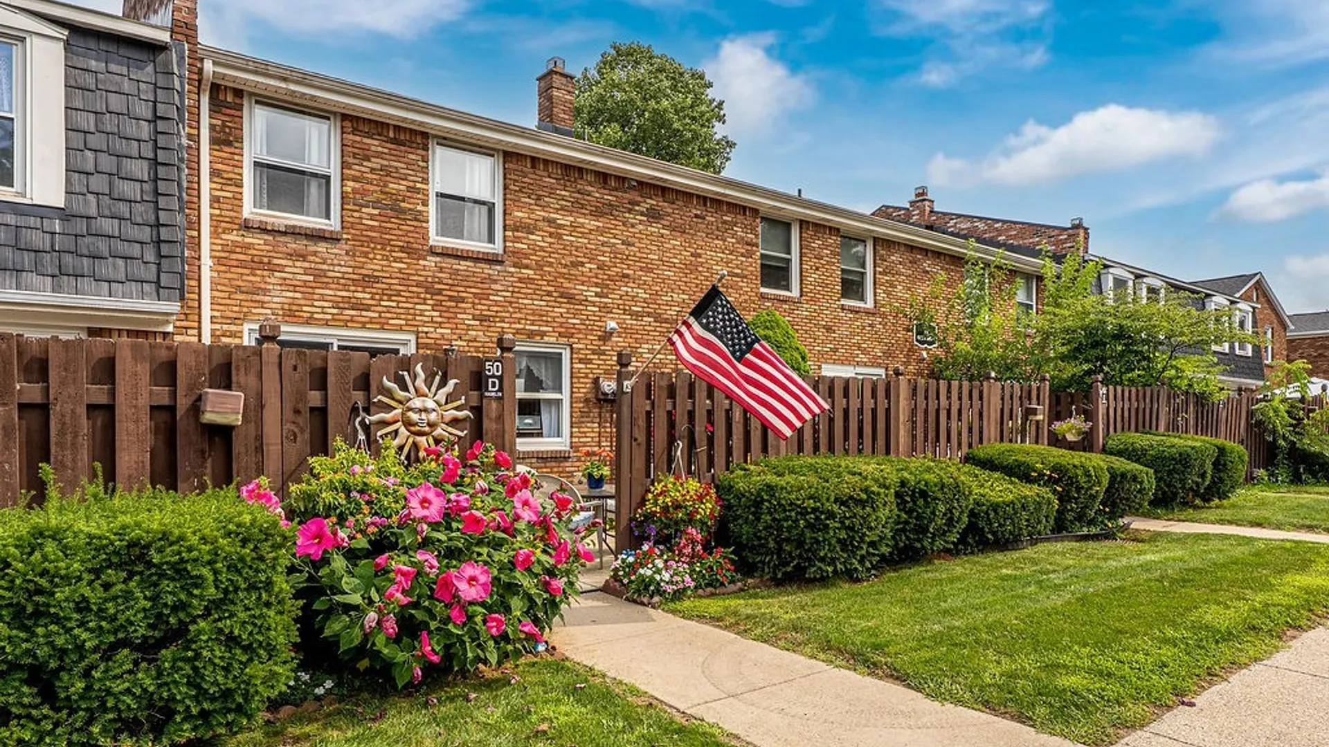 Property at 50 Hamlin Sq, Amherst, NY 14221 20