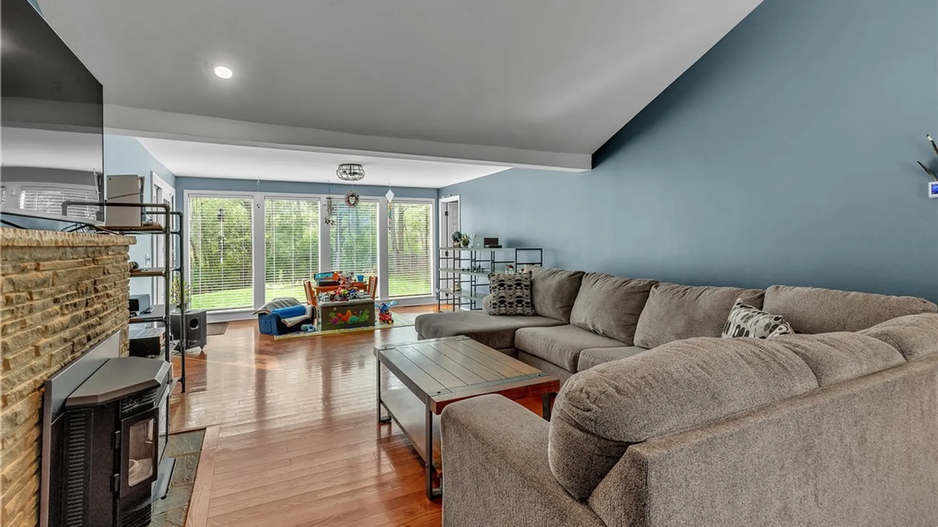 Property at 45 Mint Meadow Drive, Aurora, NY 14052 12