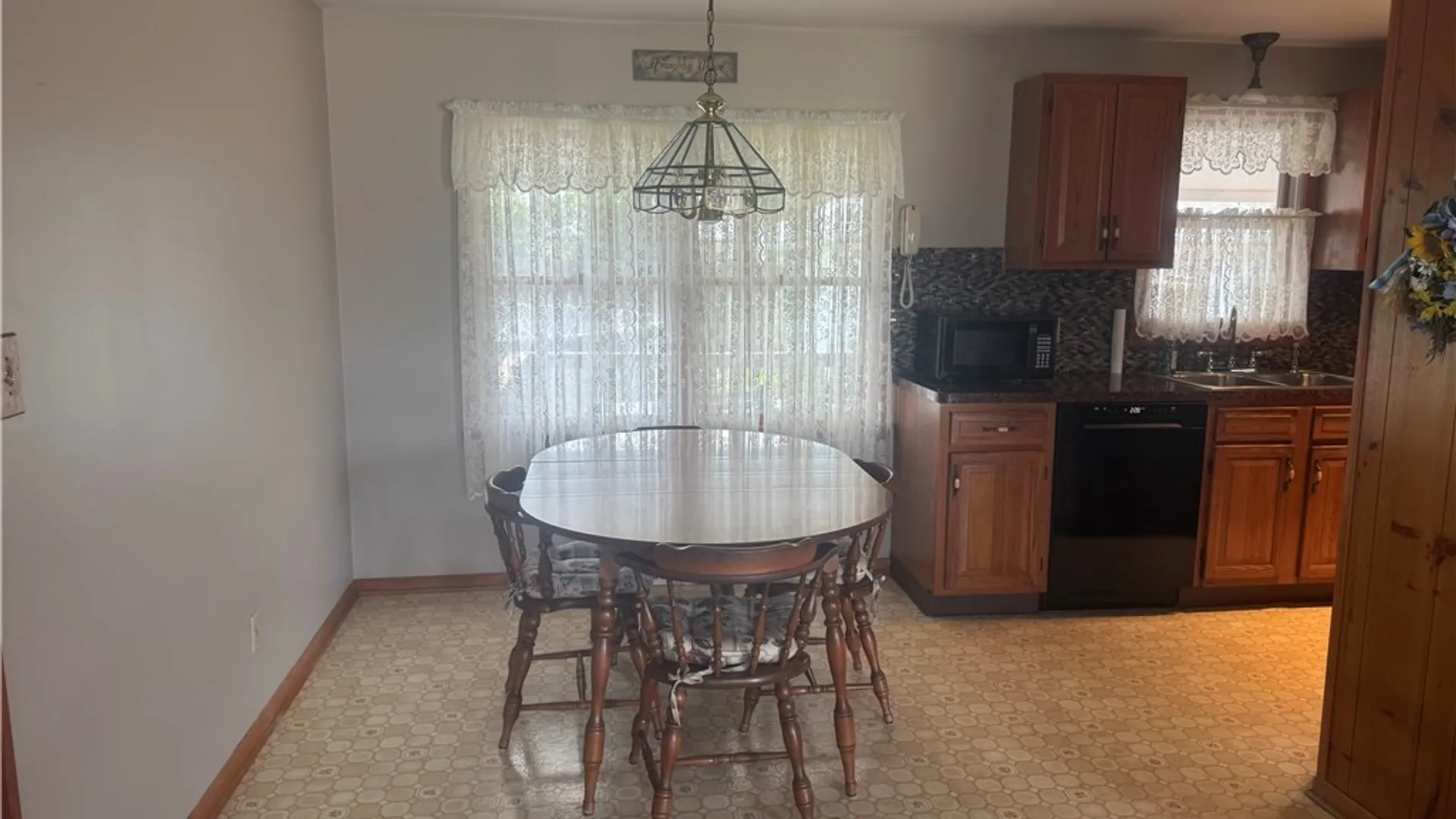 Property at 23 Diane Drive, Cheektowaga, NY 14225 5