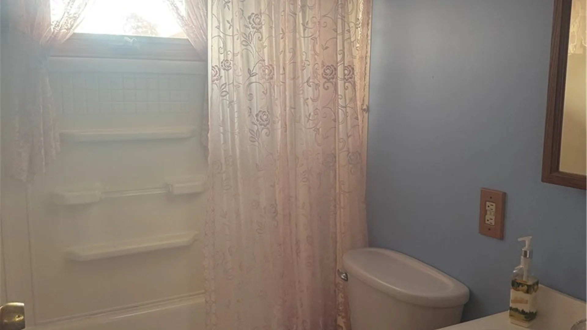 Property at 23 Diane Drive, Cheektowaga, NY 14225 11