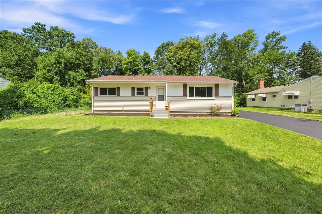 Property at 152 Princess Drive, Henrietta, NY 14623