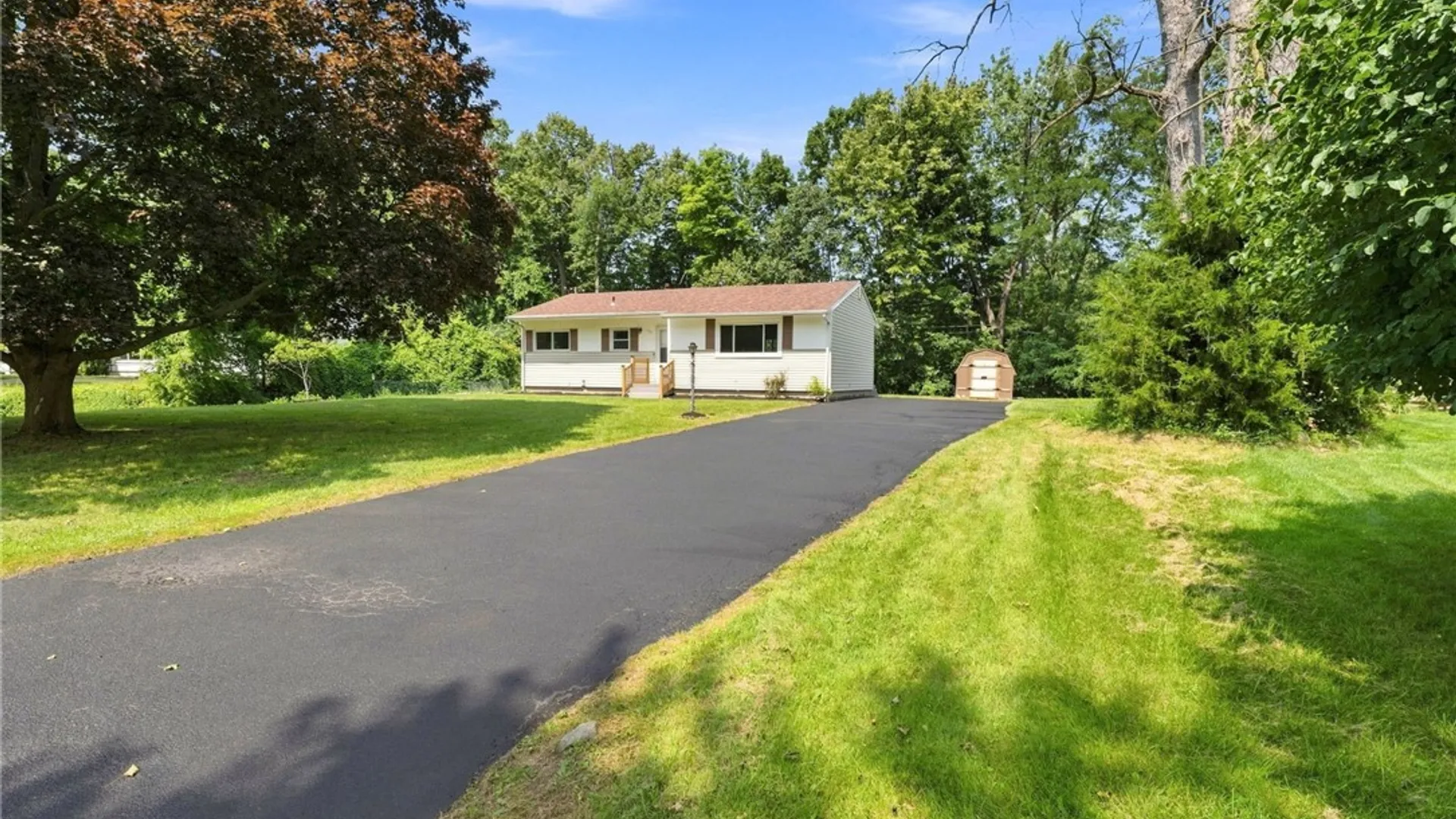 Property at 152 Princess Drive, Henrietta, NY 14623 3