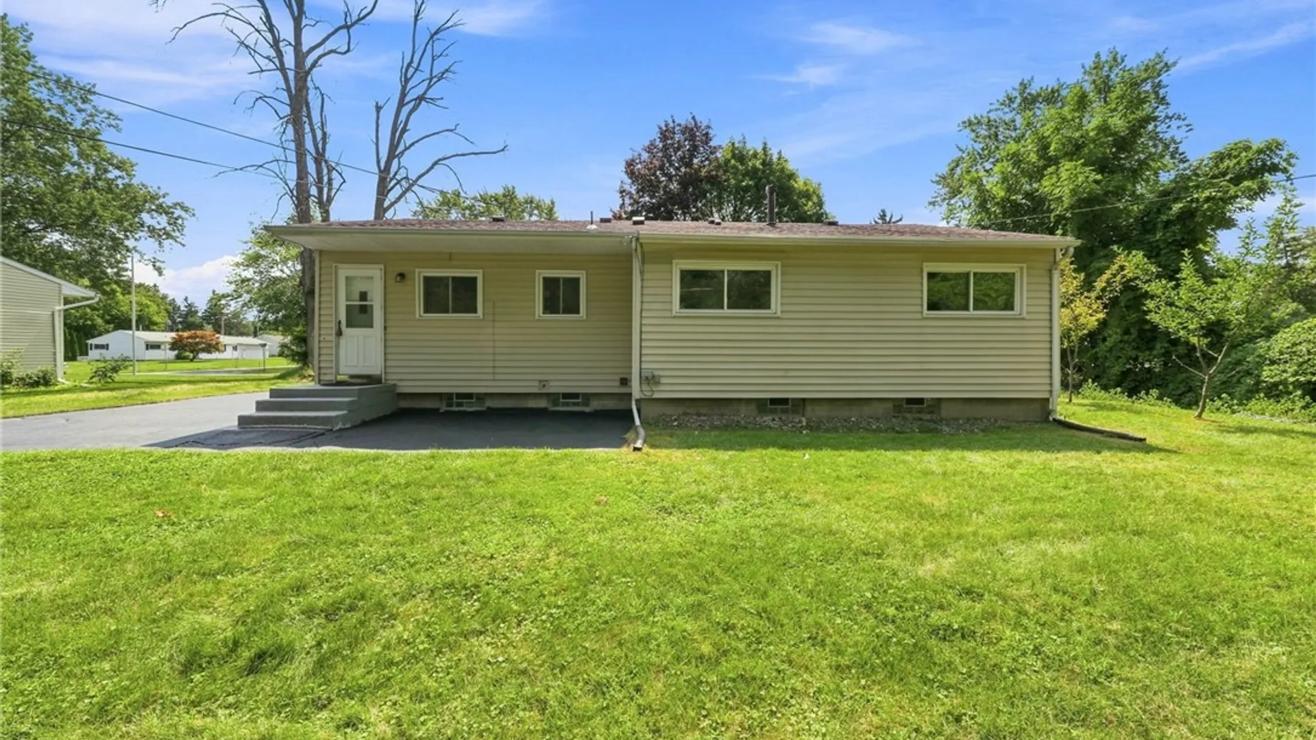Property at 152 Princess Drive, Henrietta, NY 14623 27