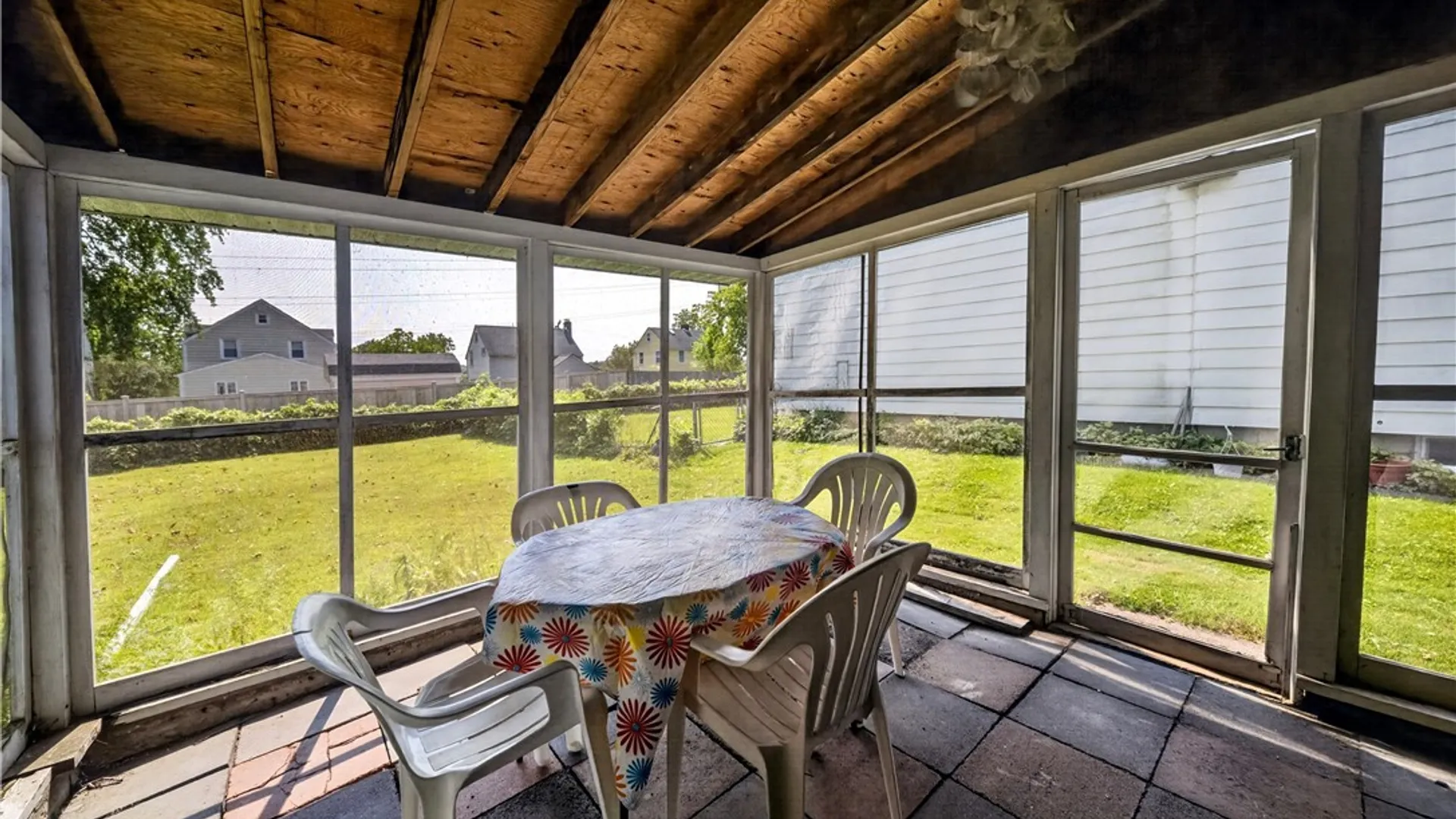 Property at 14 Pickwick Rd, DeWitt, NY 13214 28