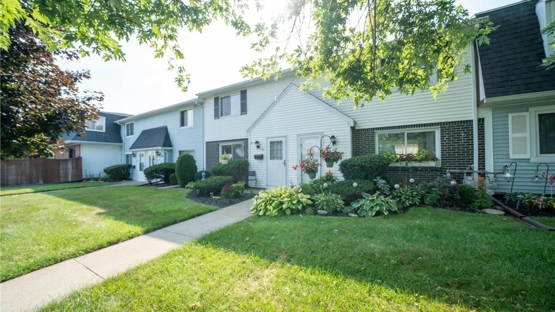 Property at 20 Parkview Court, Lancaster, NY 14086 4