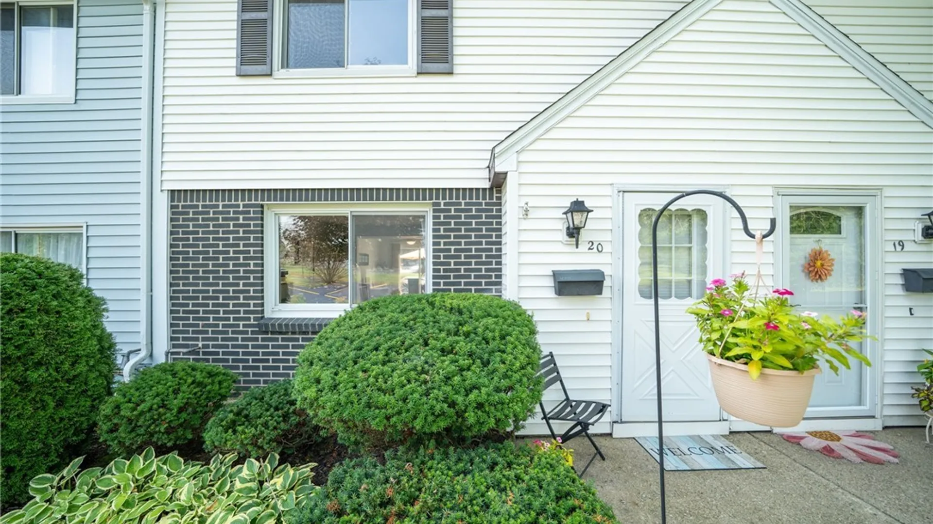Property at 20 Parkview Court, Lancaster, NY 14086 5