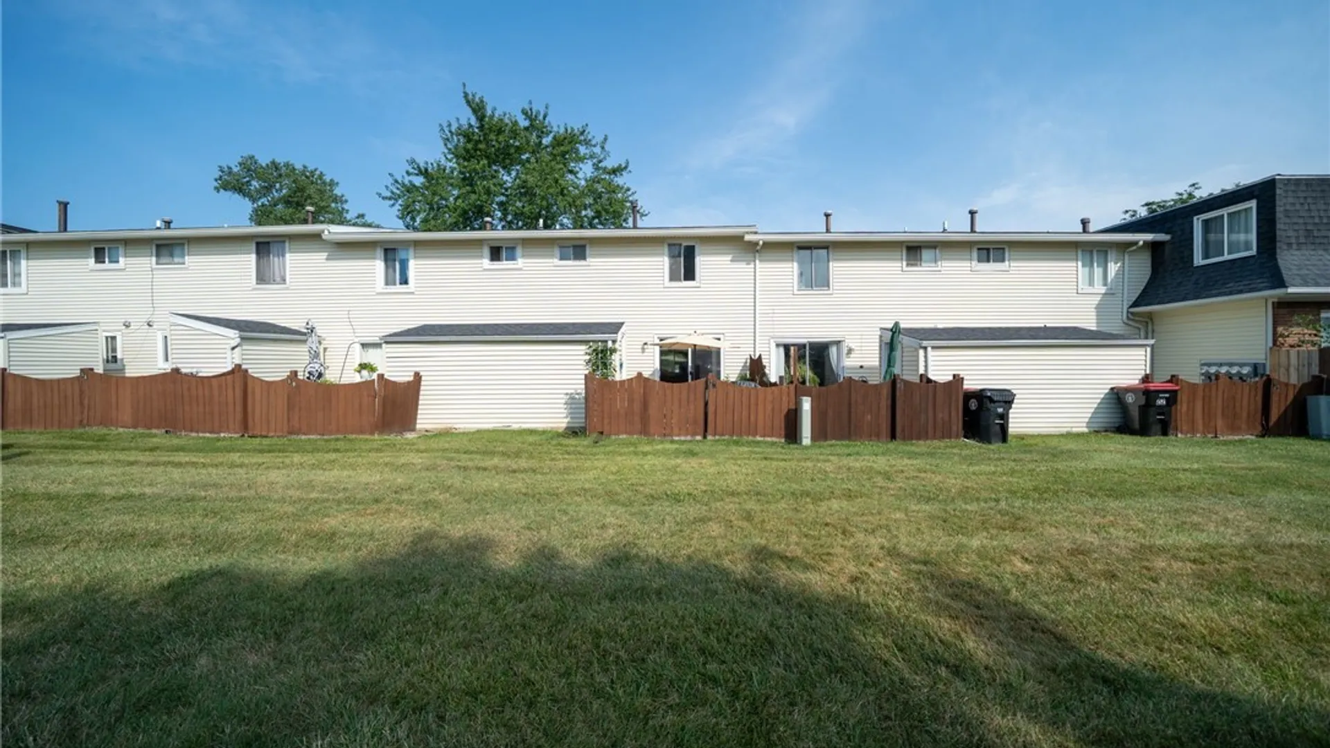Property at 20 Parkview Court, Lancaster, NY 14086 12