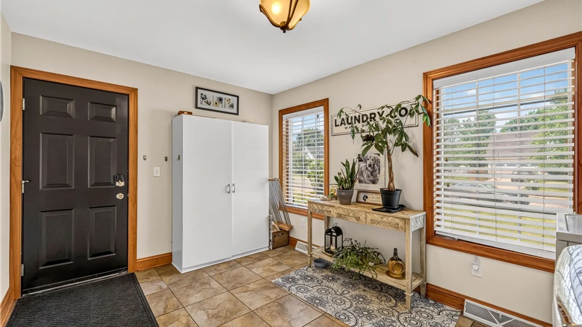 Property at 243 South Lane, Grand Island, NY 14072 5
