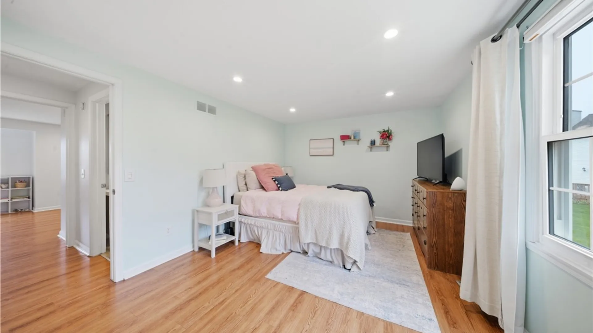 Property at 120 Courtshire Lane, Penfield, NY 14526 17