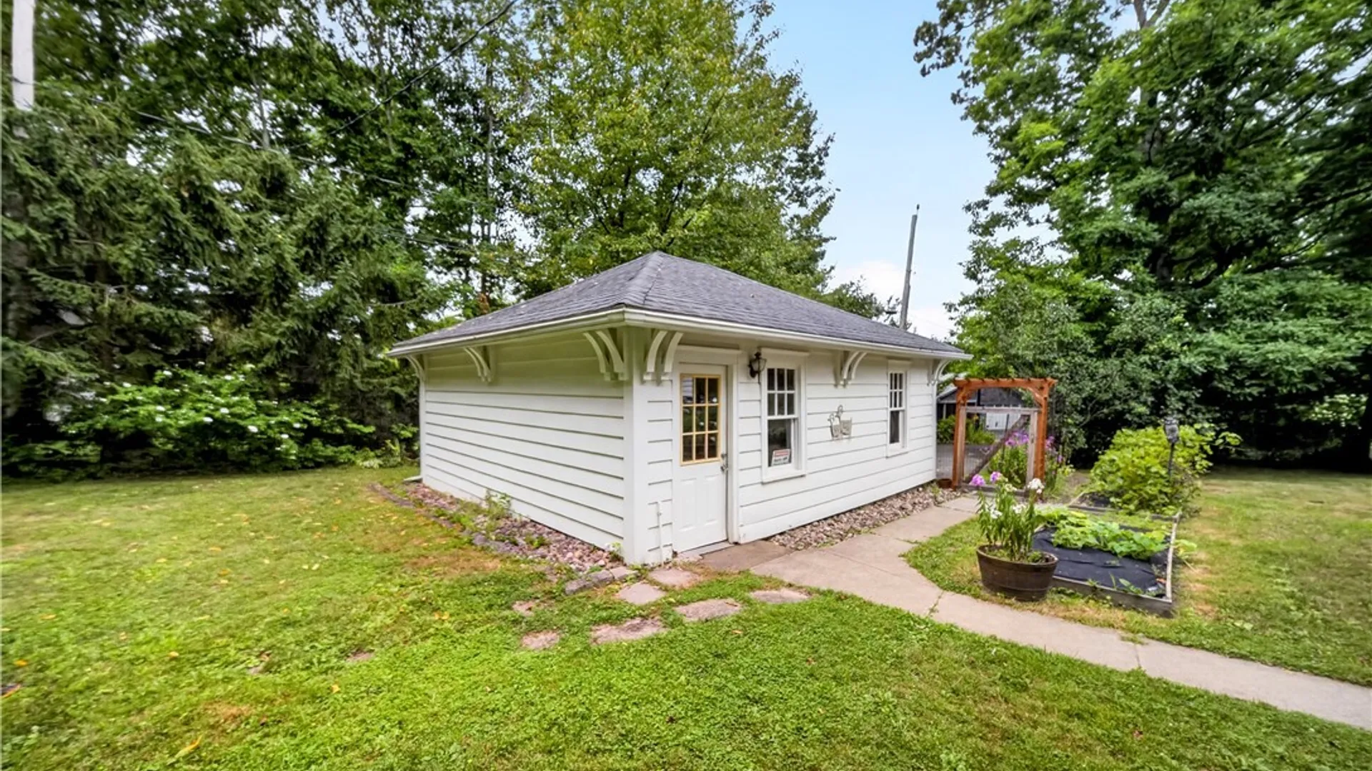 Property at 318 Berkeley Drive, Syracuse, NY 13210 35