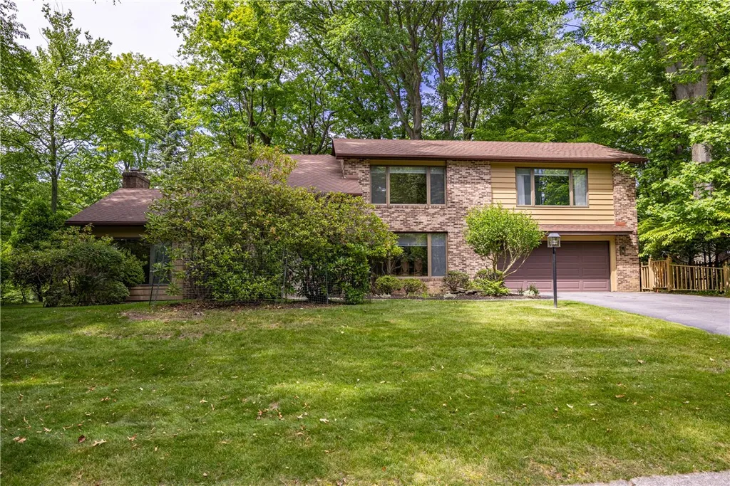 Property at 17 Tuliptree Lane, Irondequoit, NY 14617
