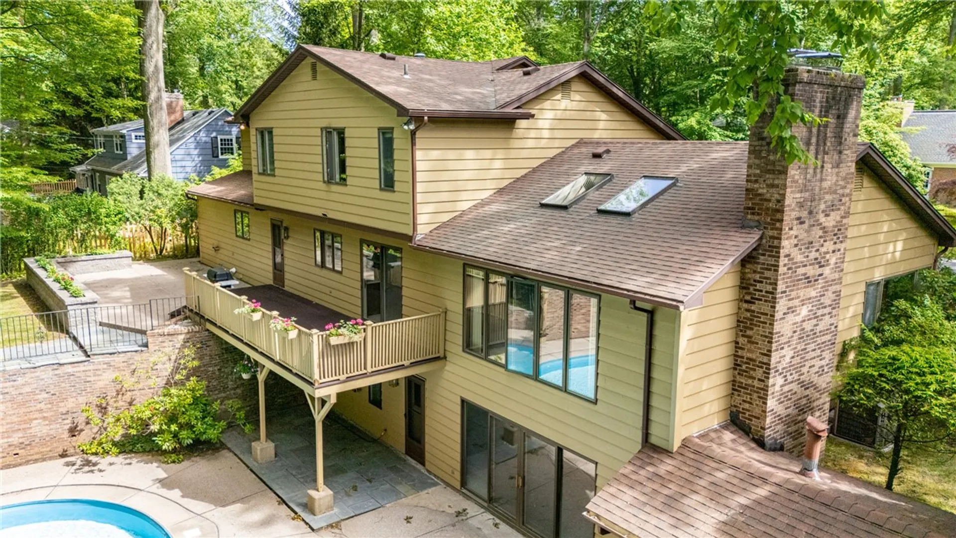 Property at 17 Tuliptree Lane, Irondequoit, NY 14617 7