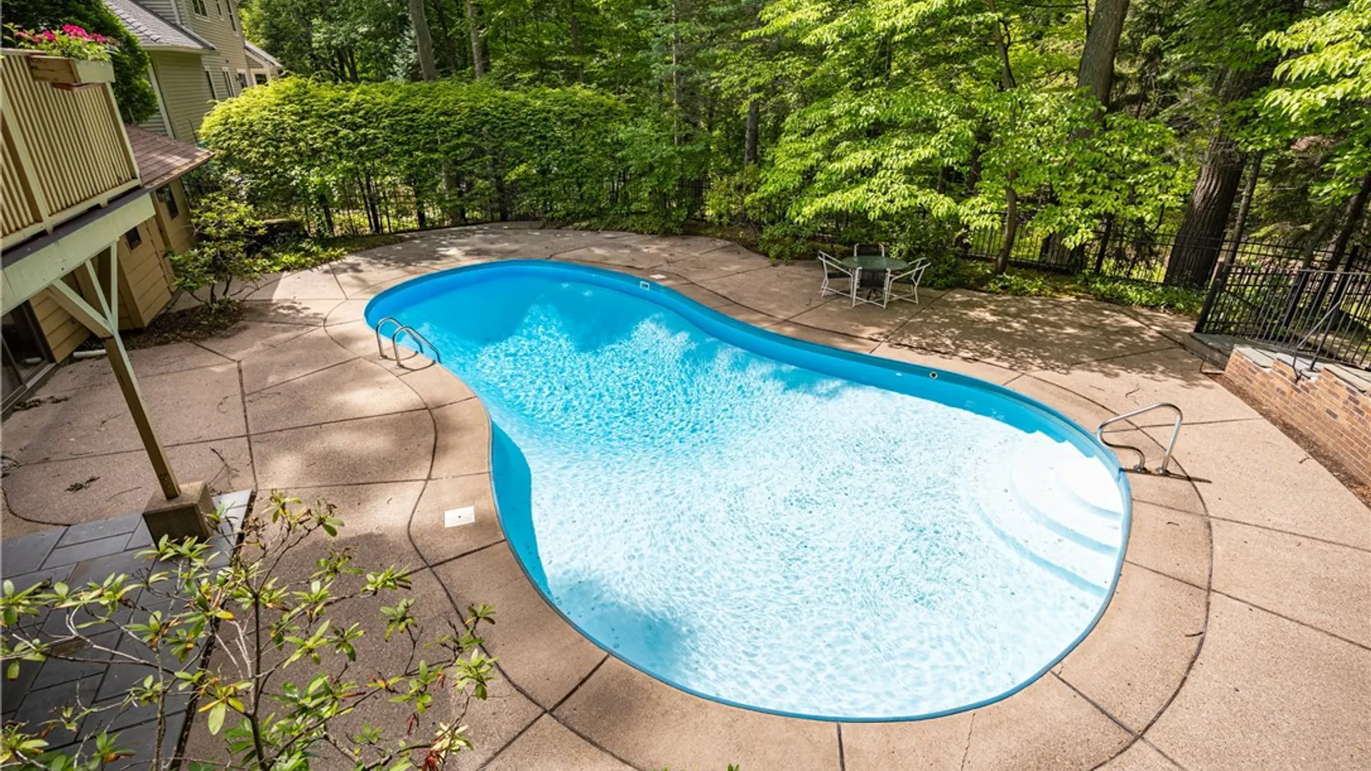 Property at 17 Tuliptree Lane, Irondequoit, NY 14617 13