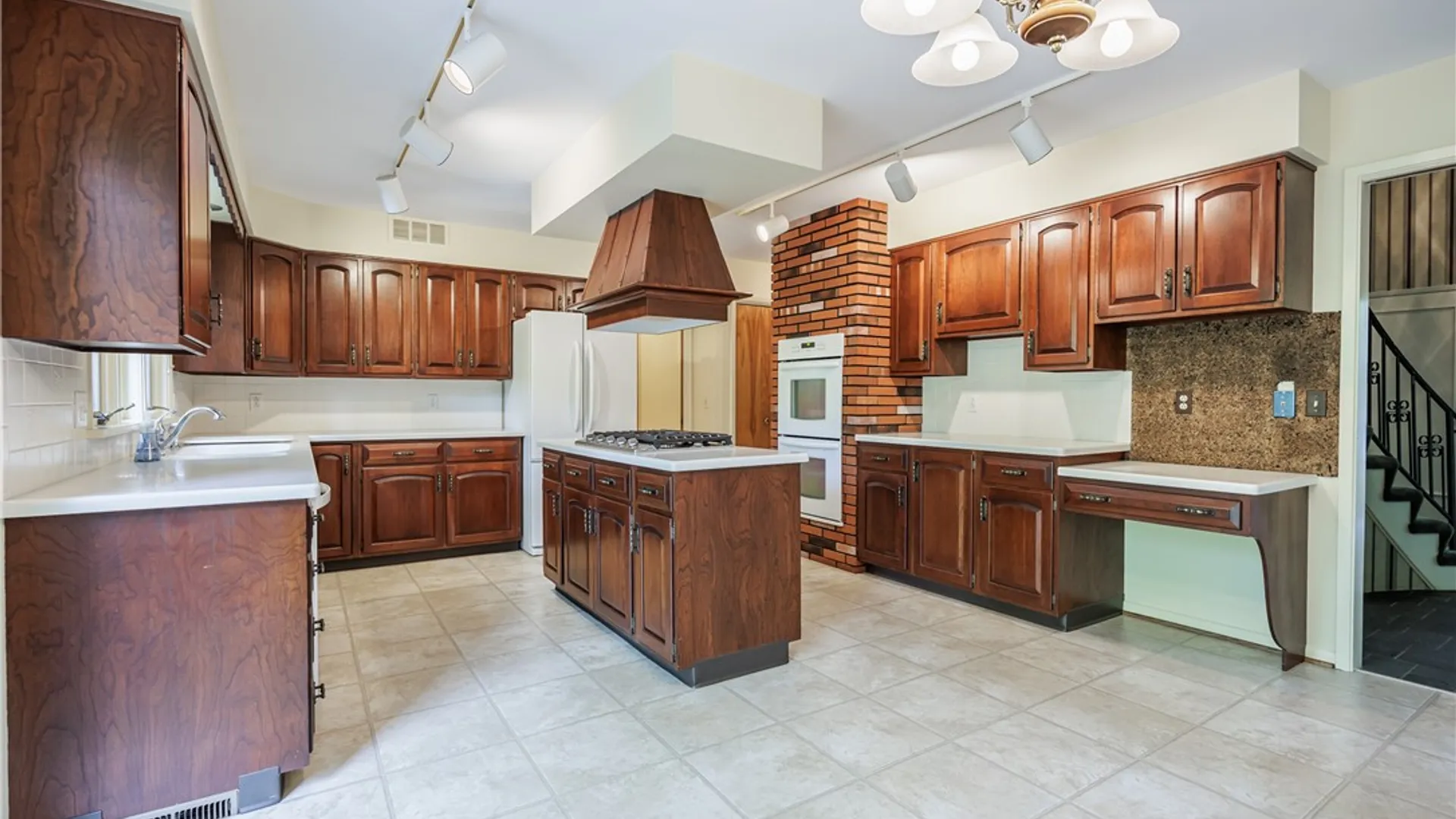Property at 17 Tuliptree Lane, Irondequoit, NY 14617 20