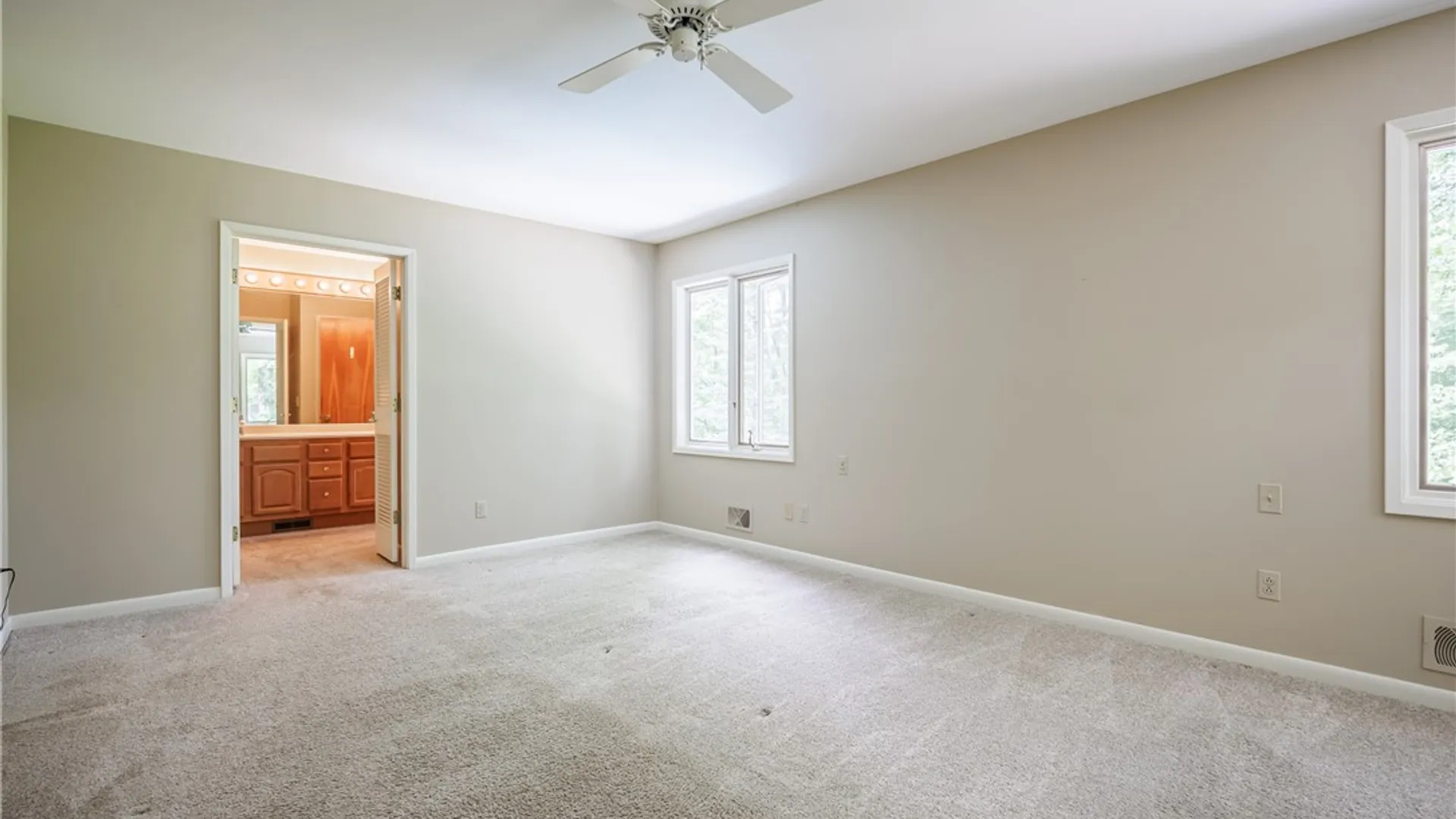 Property at 17 Tuliptree Lane, Irondequoit, NY 14617 25