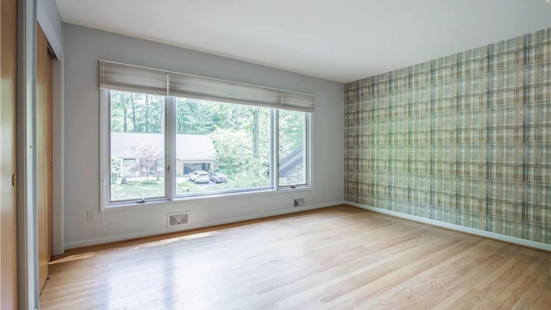 Property at 17 Tuliptree Lane, Irondequoit, NY 14617 30