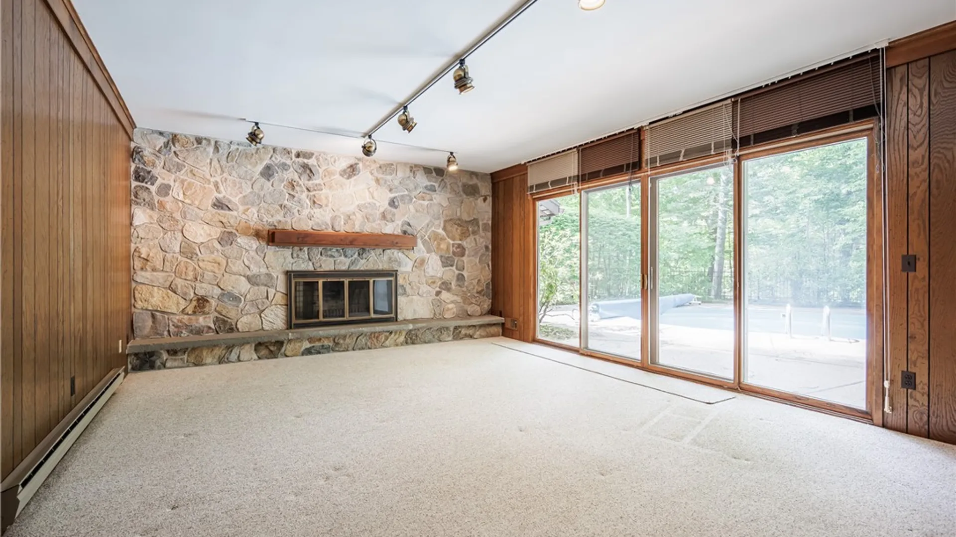 Property at 17 Tuliptree Lane, Irondequoit, NY 14617 33